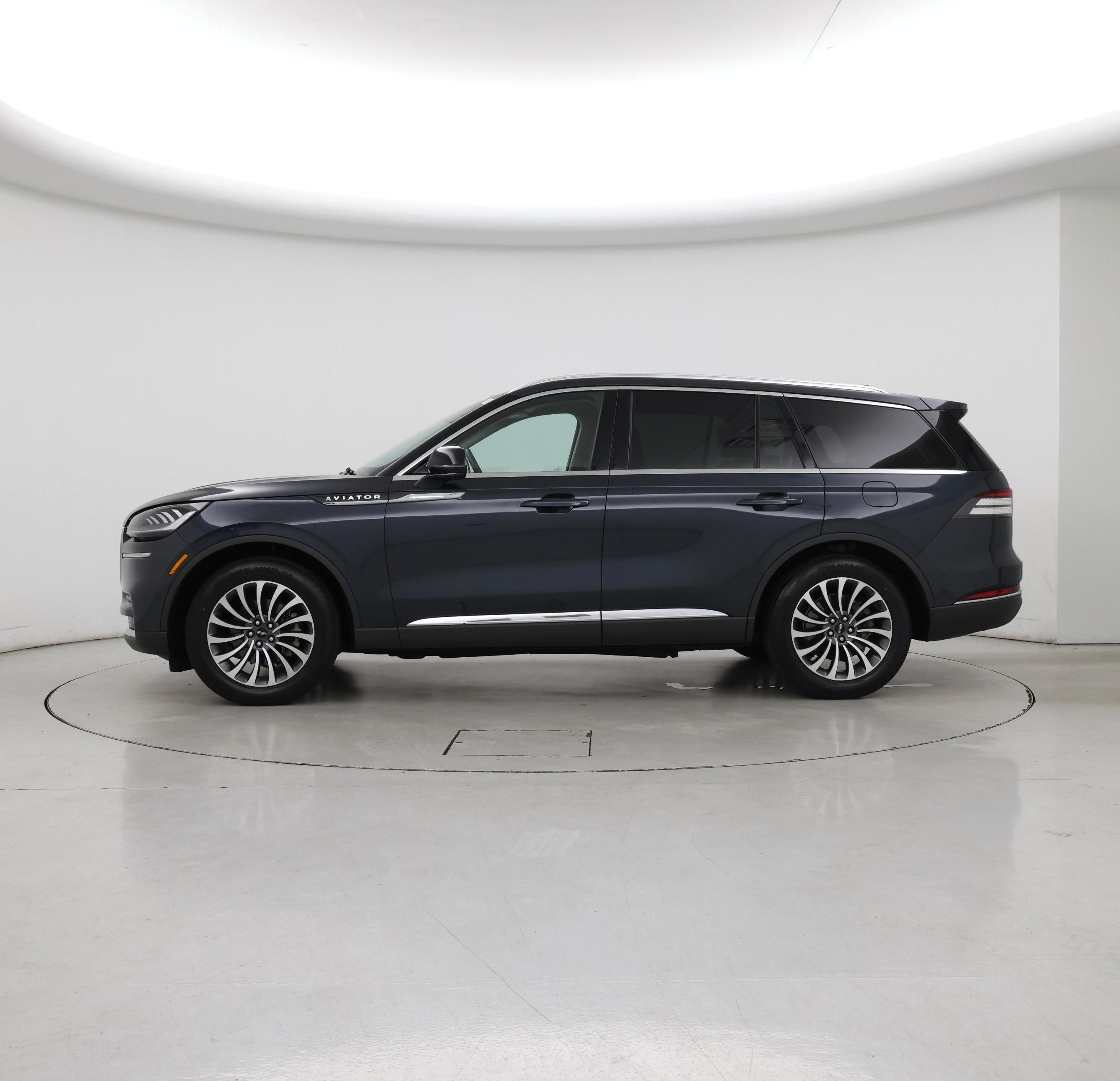Thumbnail: 2022 Lincoln Aviator - 3