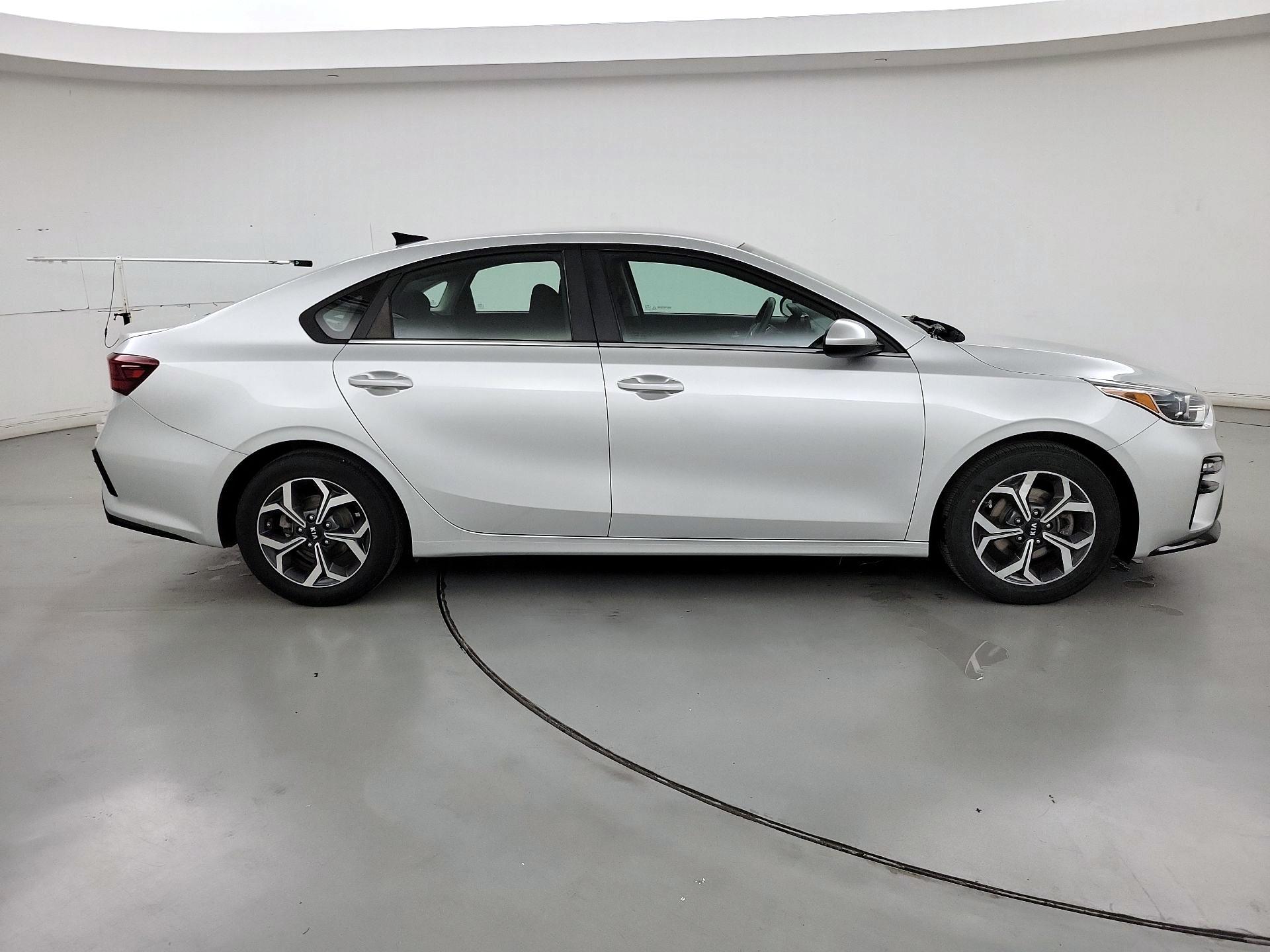 Thumbnail: 2020 Kia Forte - 4