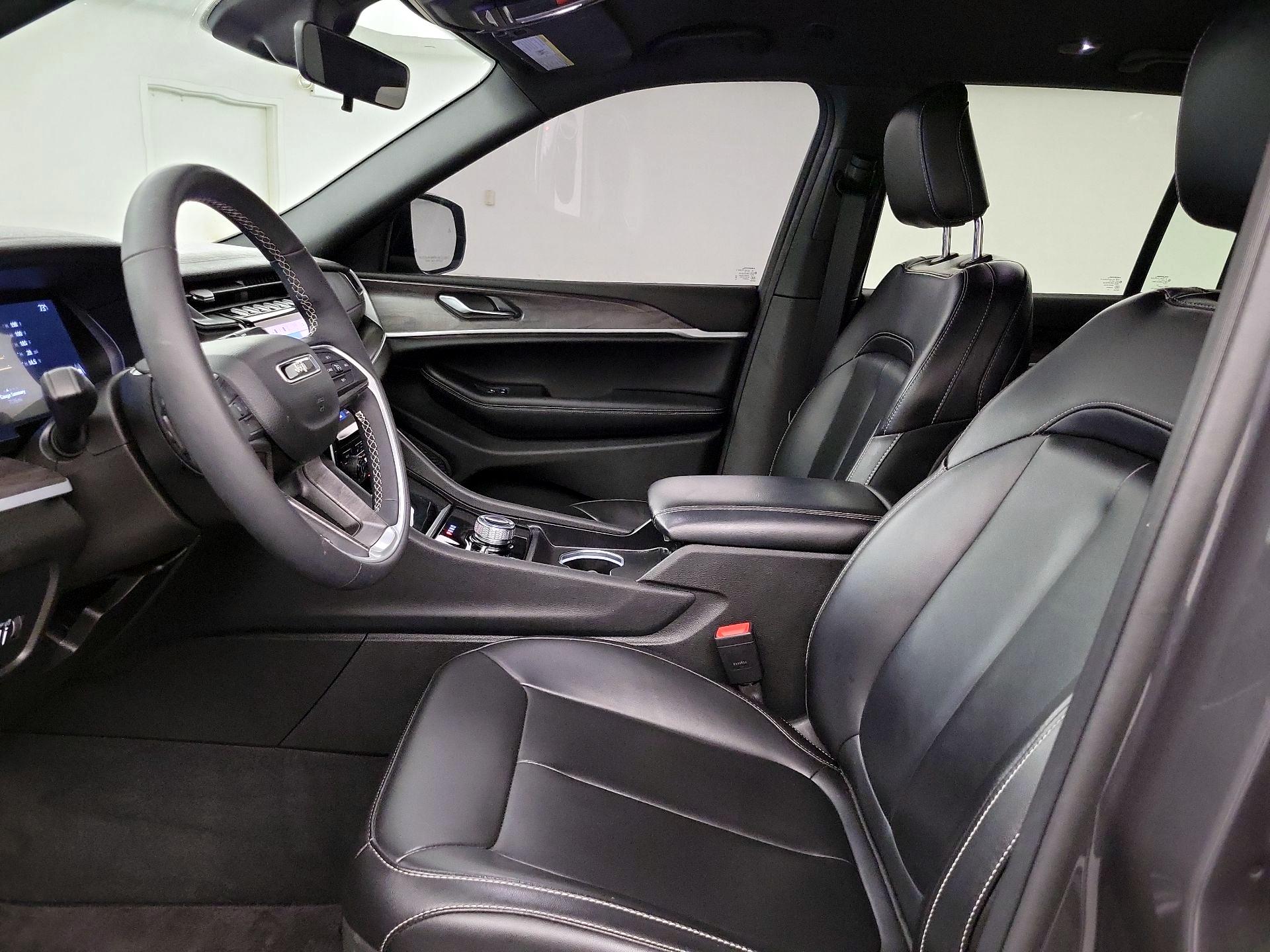Thumbnail: 2025 Jeep Grand Cherokee - 11