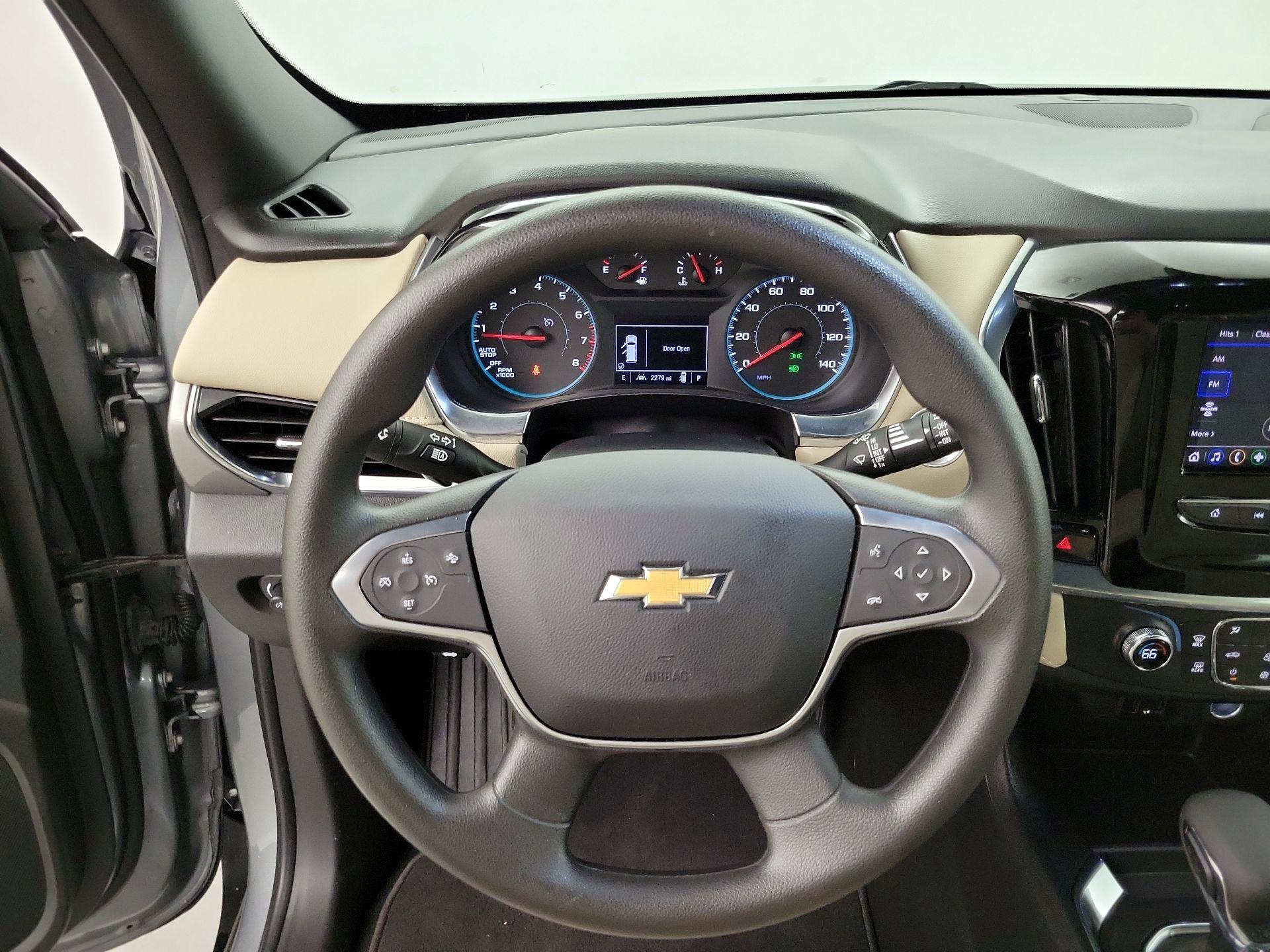 Thumbnail: 2023 Chevrolet Traverse - 10
