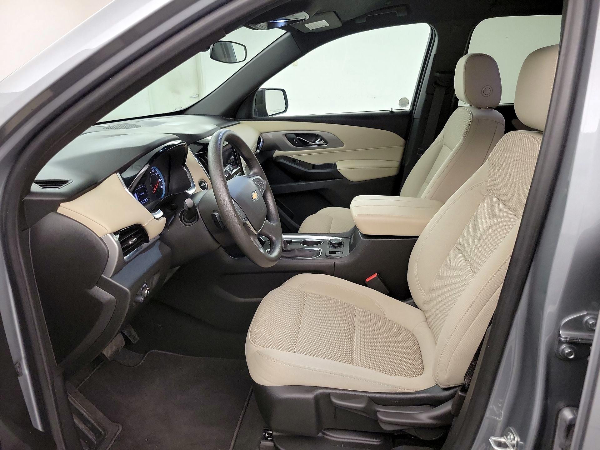 Thumbnail: 2023 Chevrolet Traverse - 11