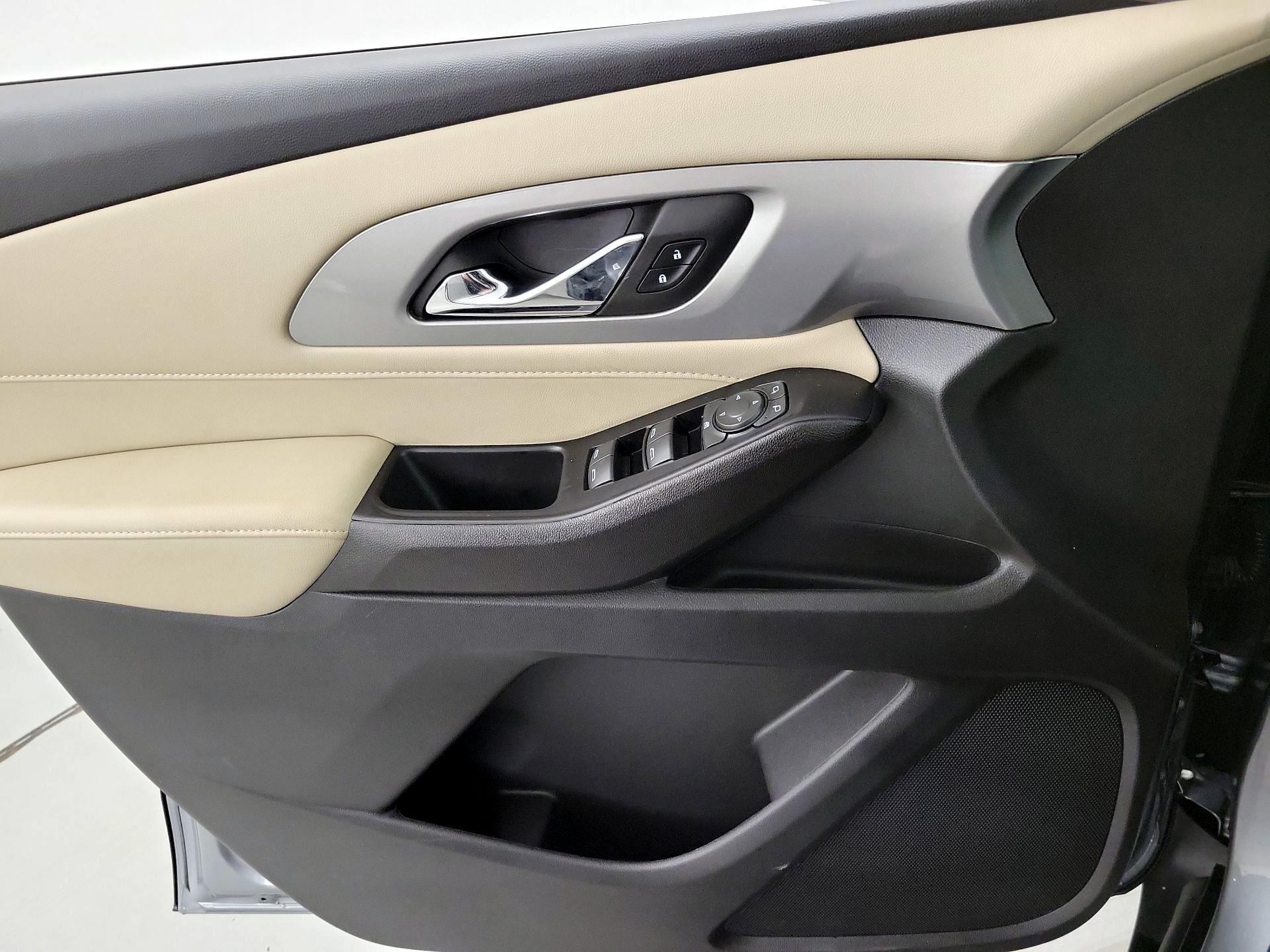 Thumbnail: 2023 Chevrolet Traverse - 12