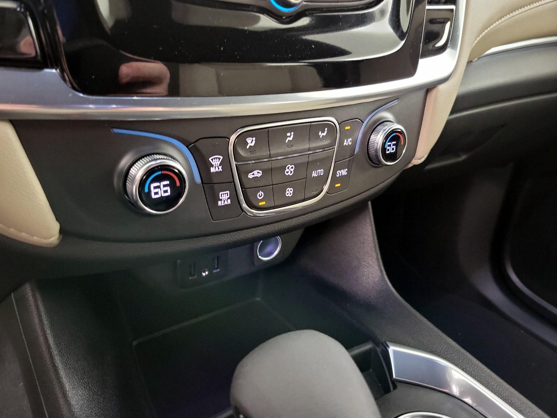 Thumbnail: 2023 Chevrolet Traverse - 16