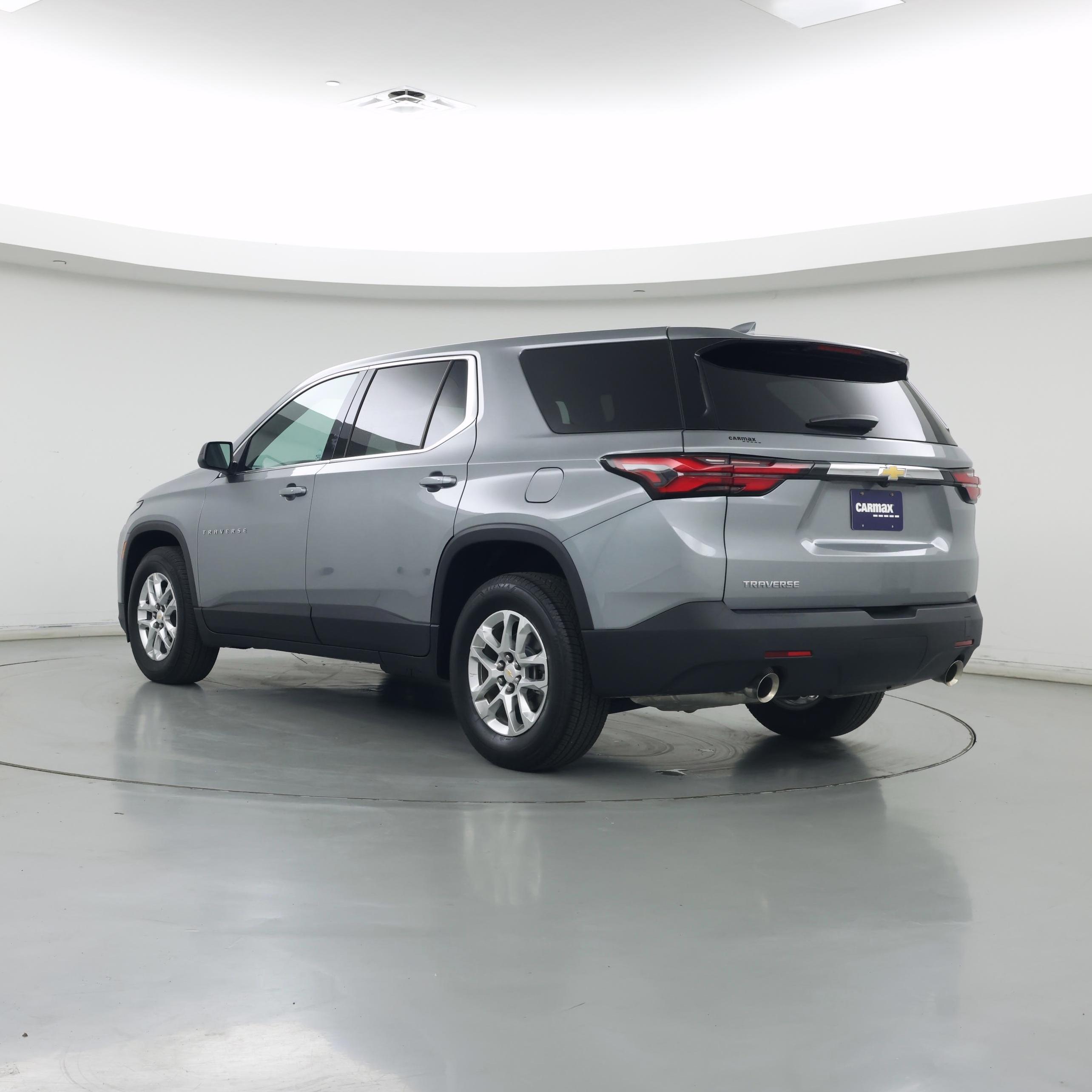 Thumbnail: 2023 Chevrolet Traverse - 2