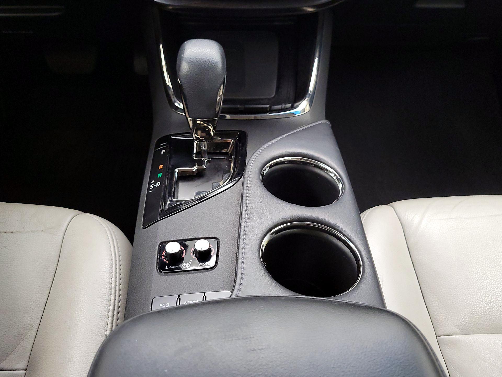 Thumbnail: 2016 Toyota Avalon - 18