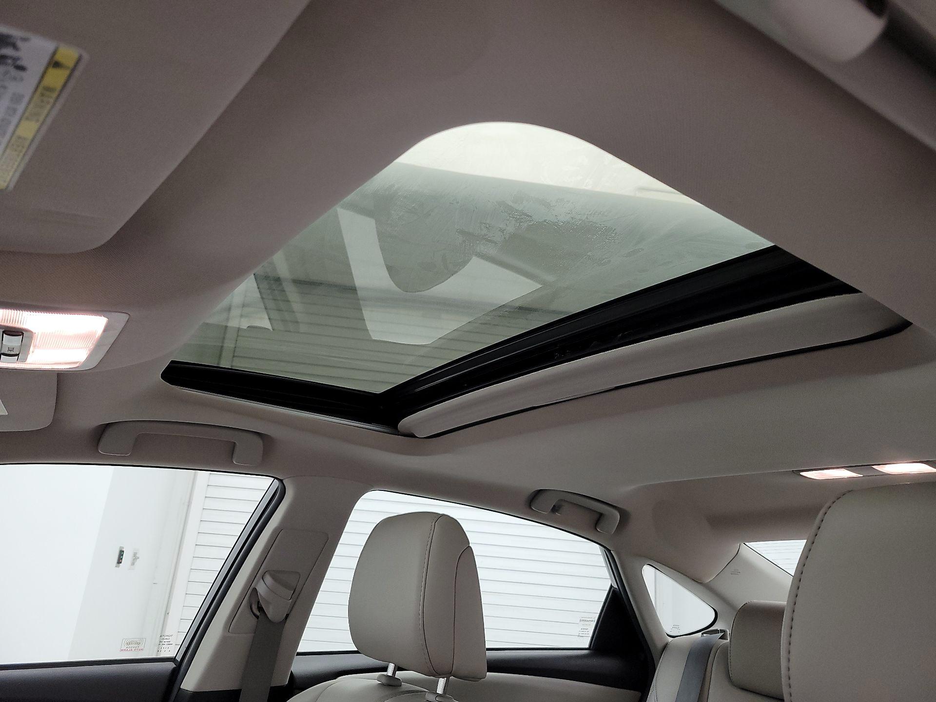 Thumbnail: 2016 Toyota Avalon - 20
