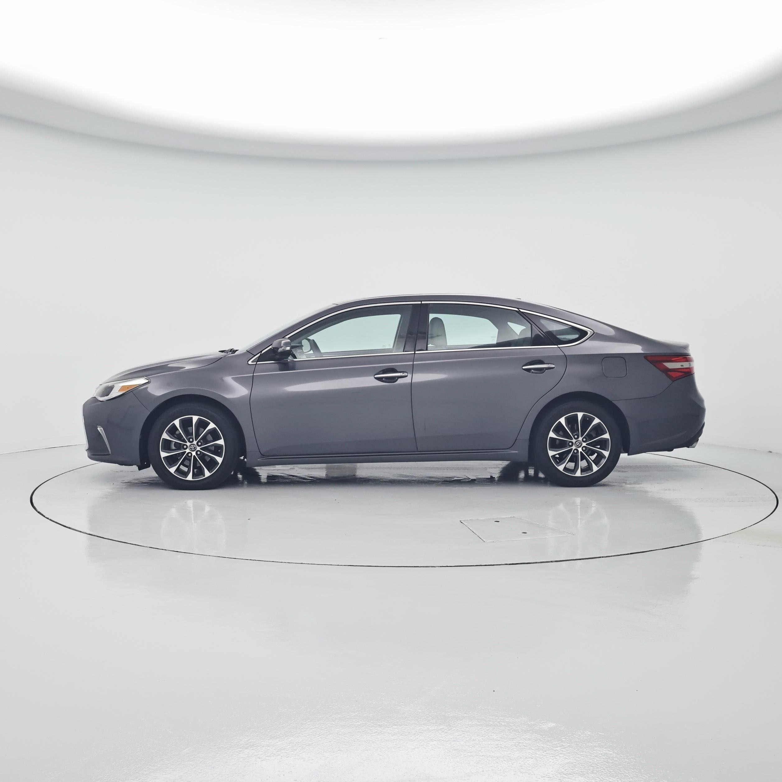 Thumbnail: 2016 Toyota Avalon - 3
