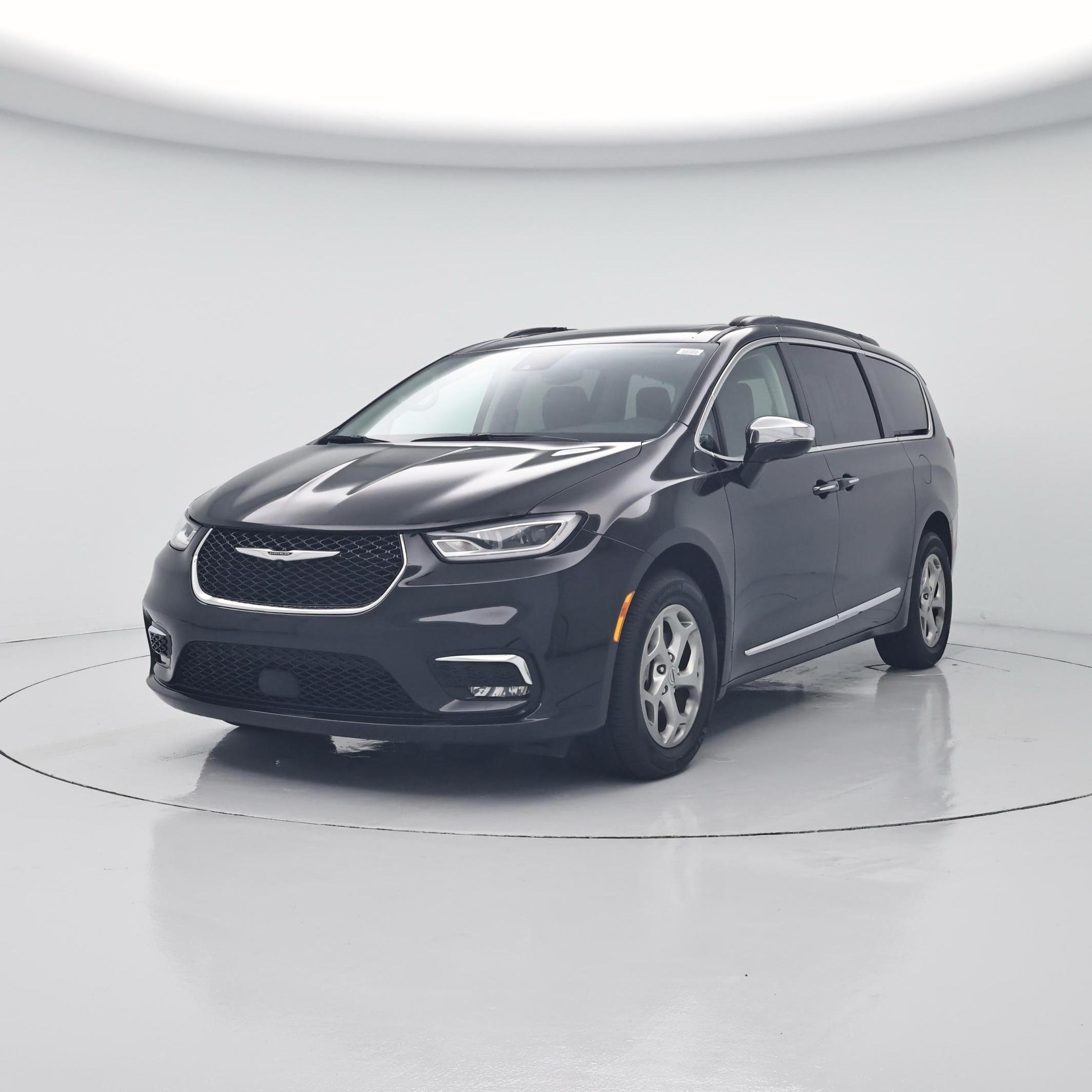 Thumbnail: 2023 Chrysler Pacifica - 4