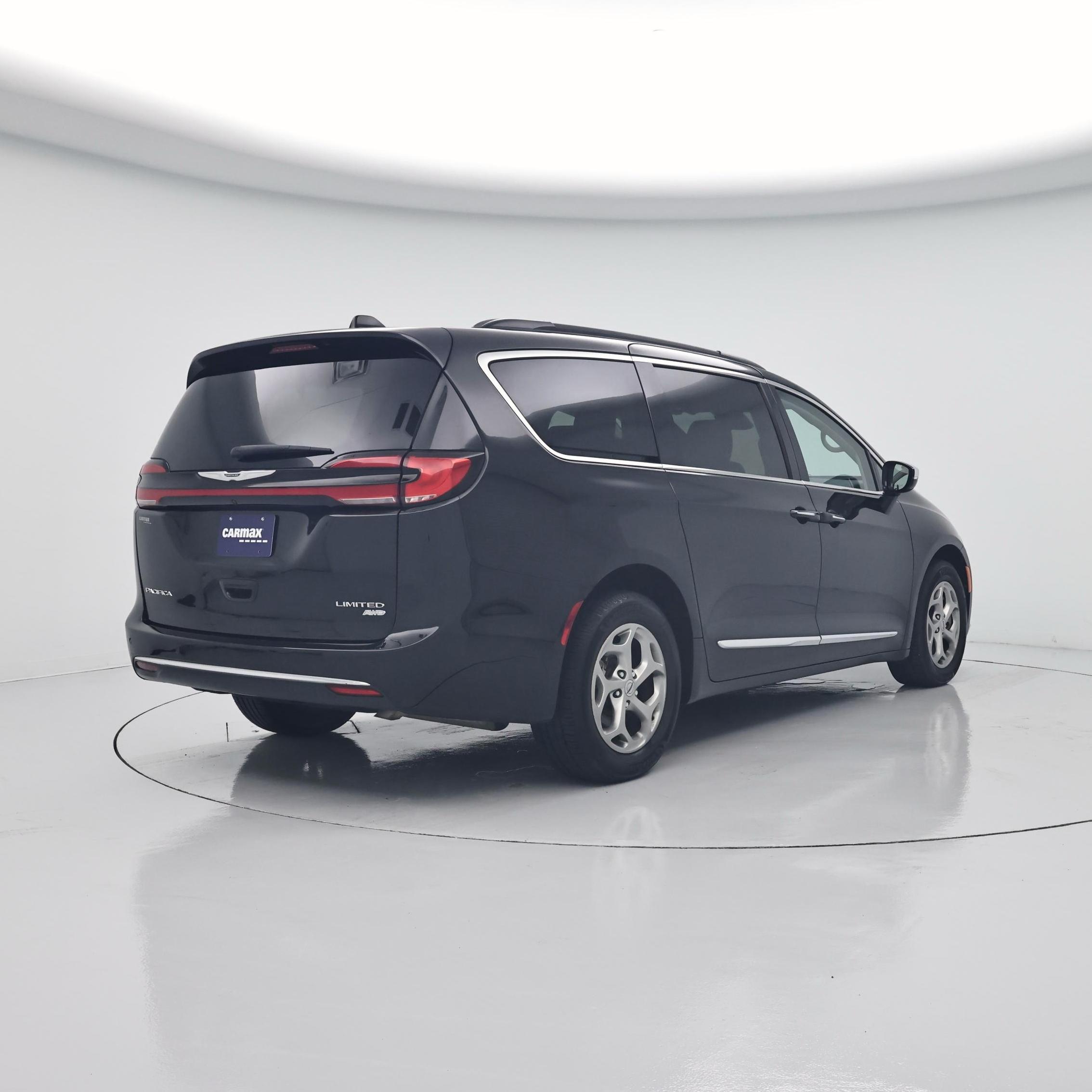 Thumbnail: 2023 Chrysler Pacifica - 8