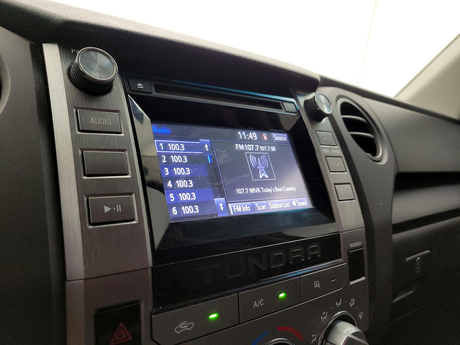 2015 Toyota Tundra SR - Photo 16