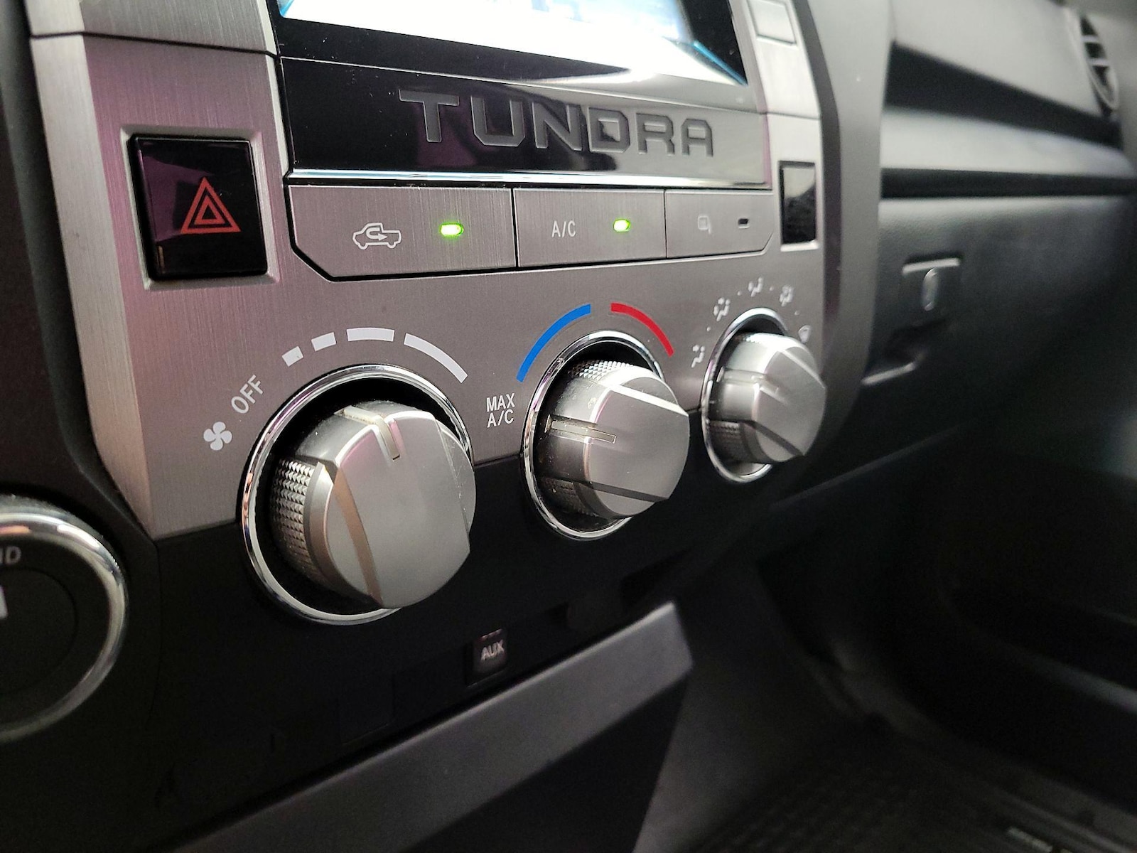 2015 Toyota Tundra SR - Photo 17