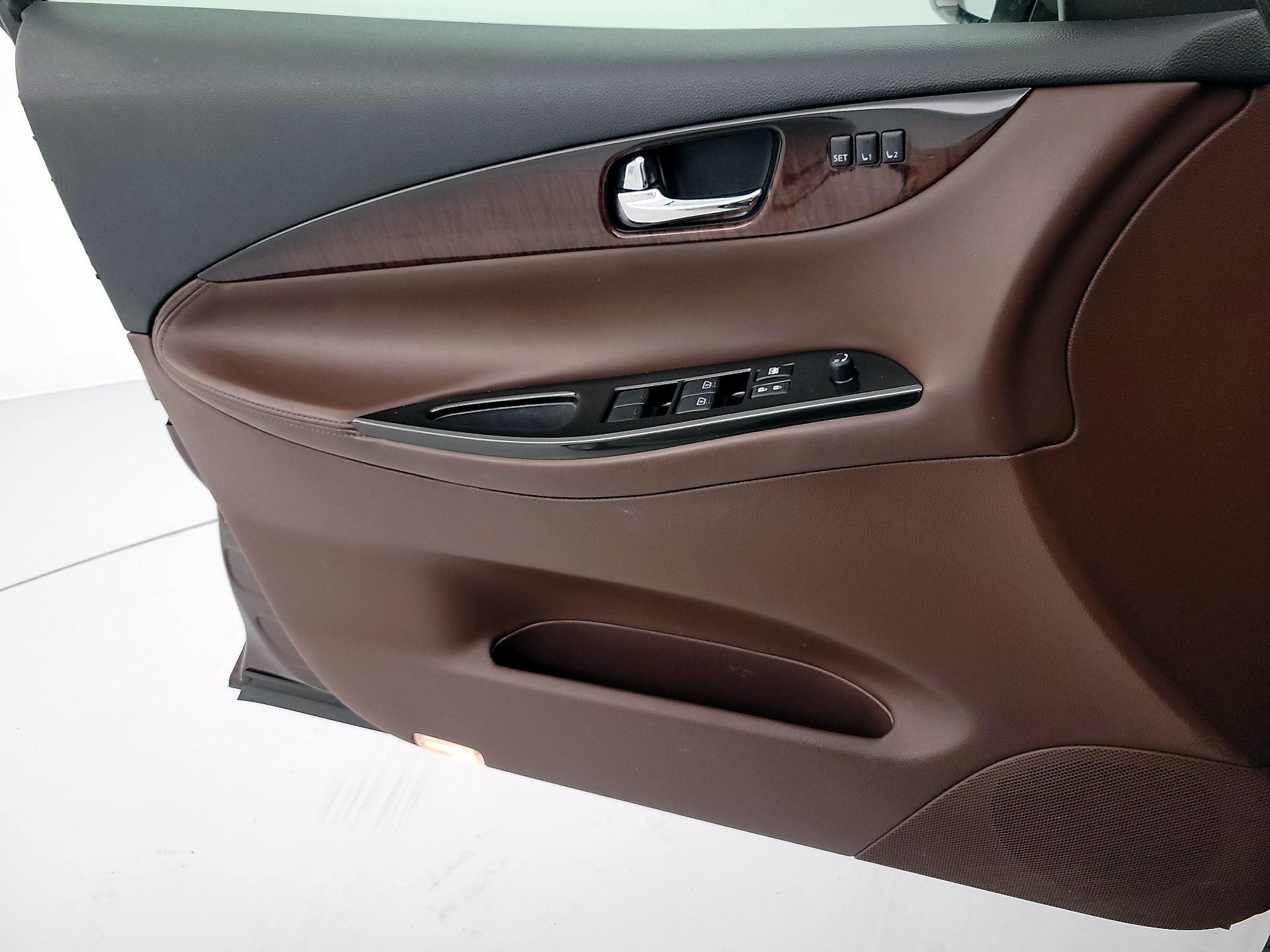 Thumbnail: 2016 INFINITI QX50 - 12