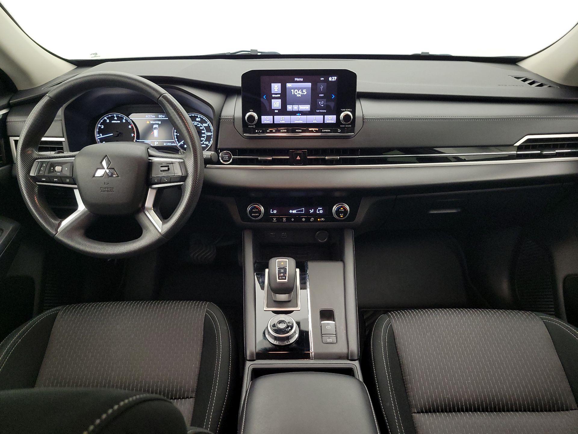 Thumbnail: 2022 Mitsubishi Outlander - 9