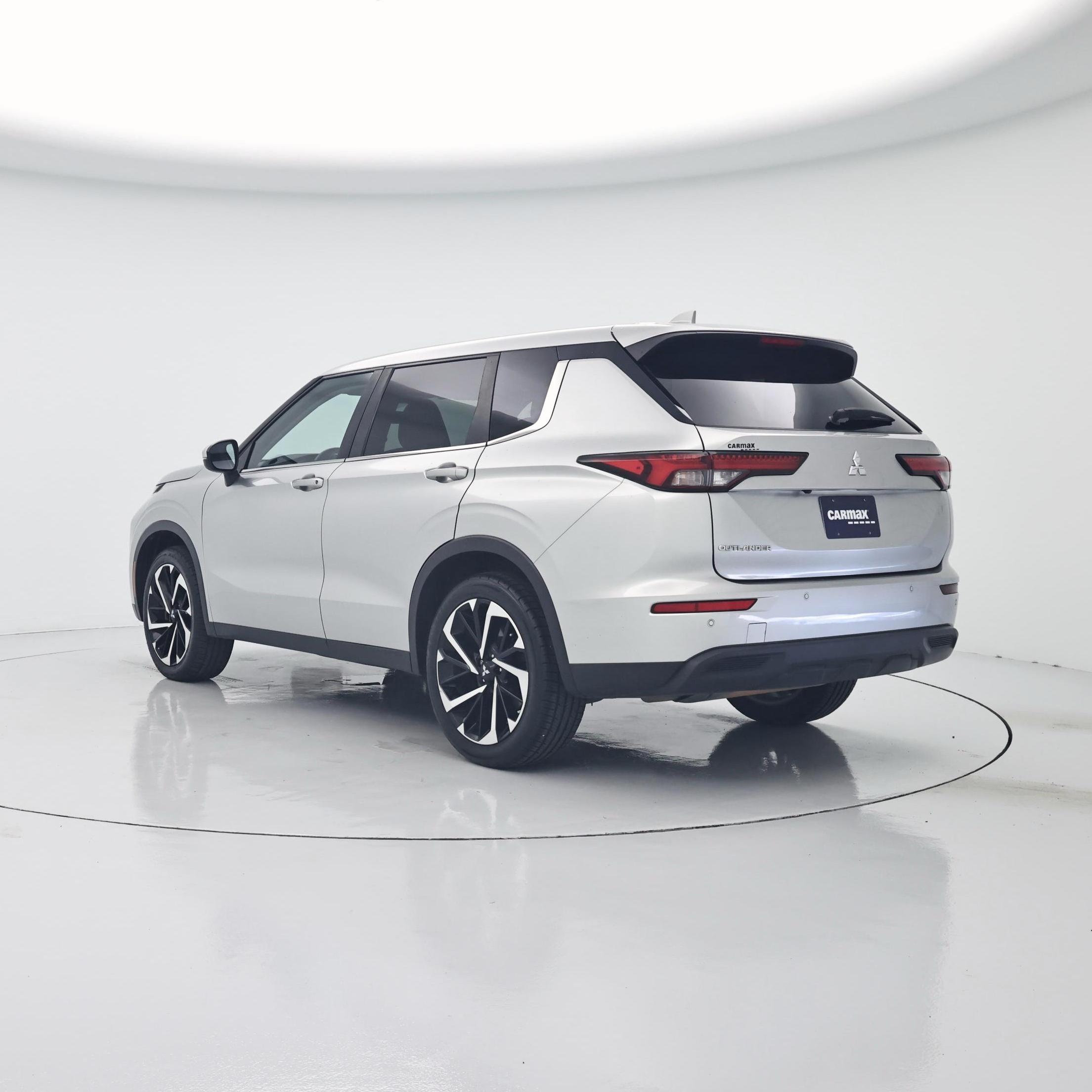 Thumbnail: 2022 Mitsubishi Outlander - 2