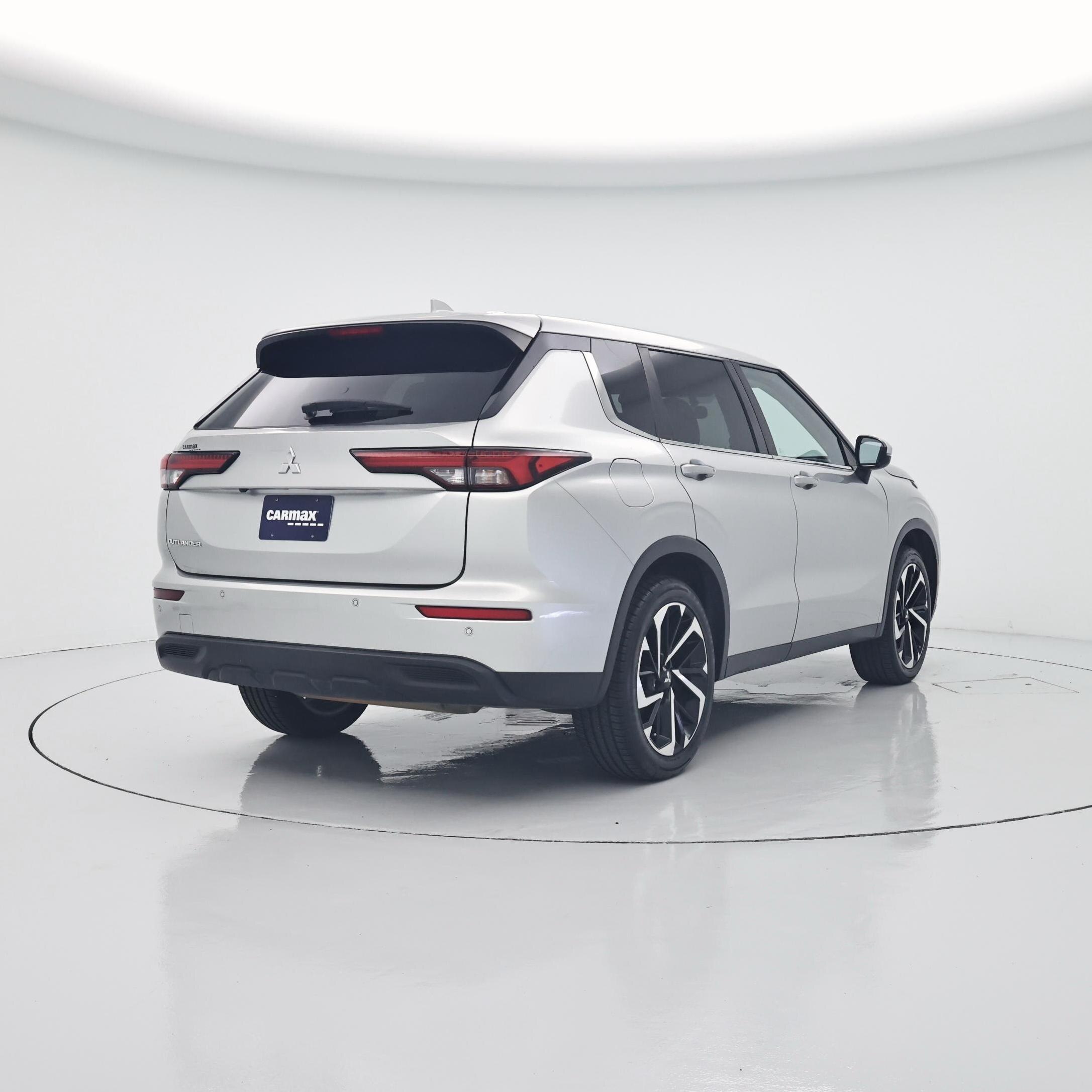 Thumbnail: 2022 Mitsubishi Outlander - 8