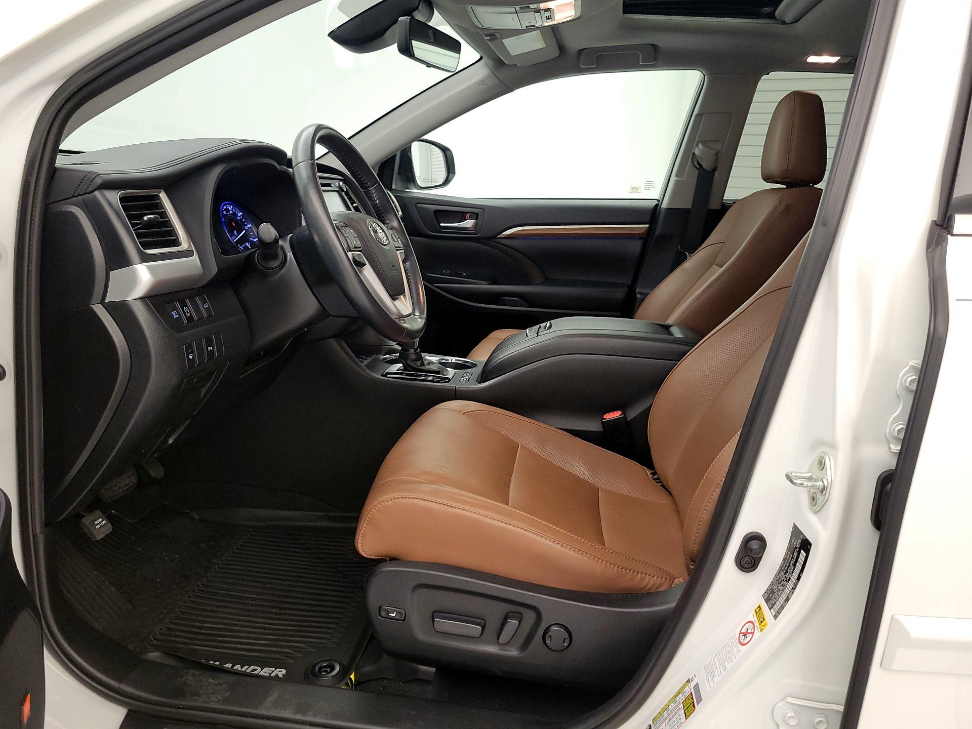 Thumbnail: 2019 Toyota Highlander - 11