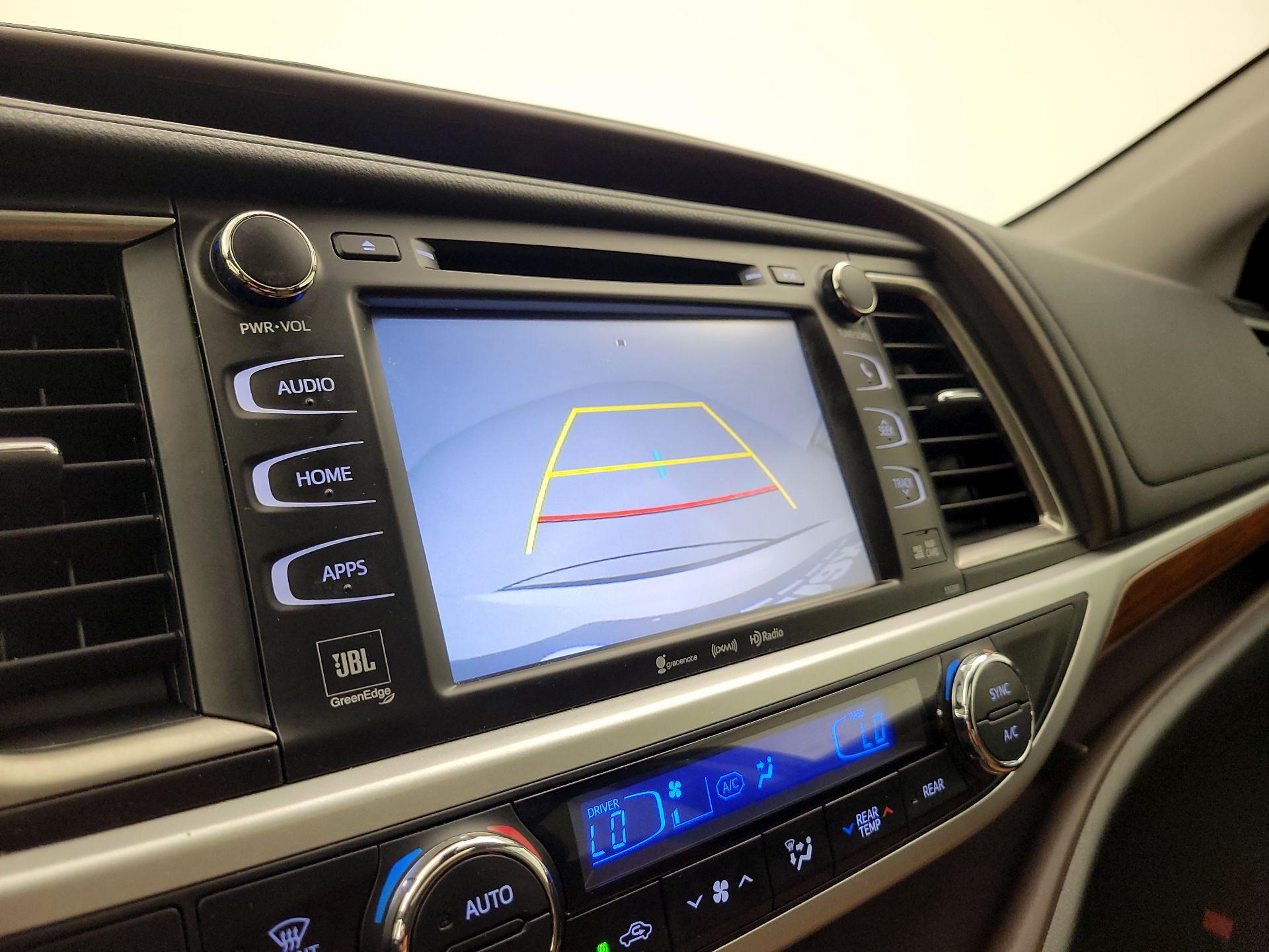 Thumbnail: 2019 Toyota Highlander - 15
