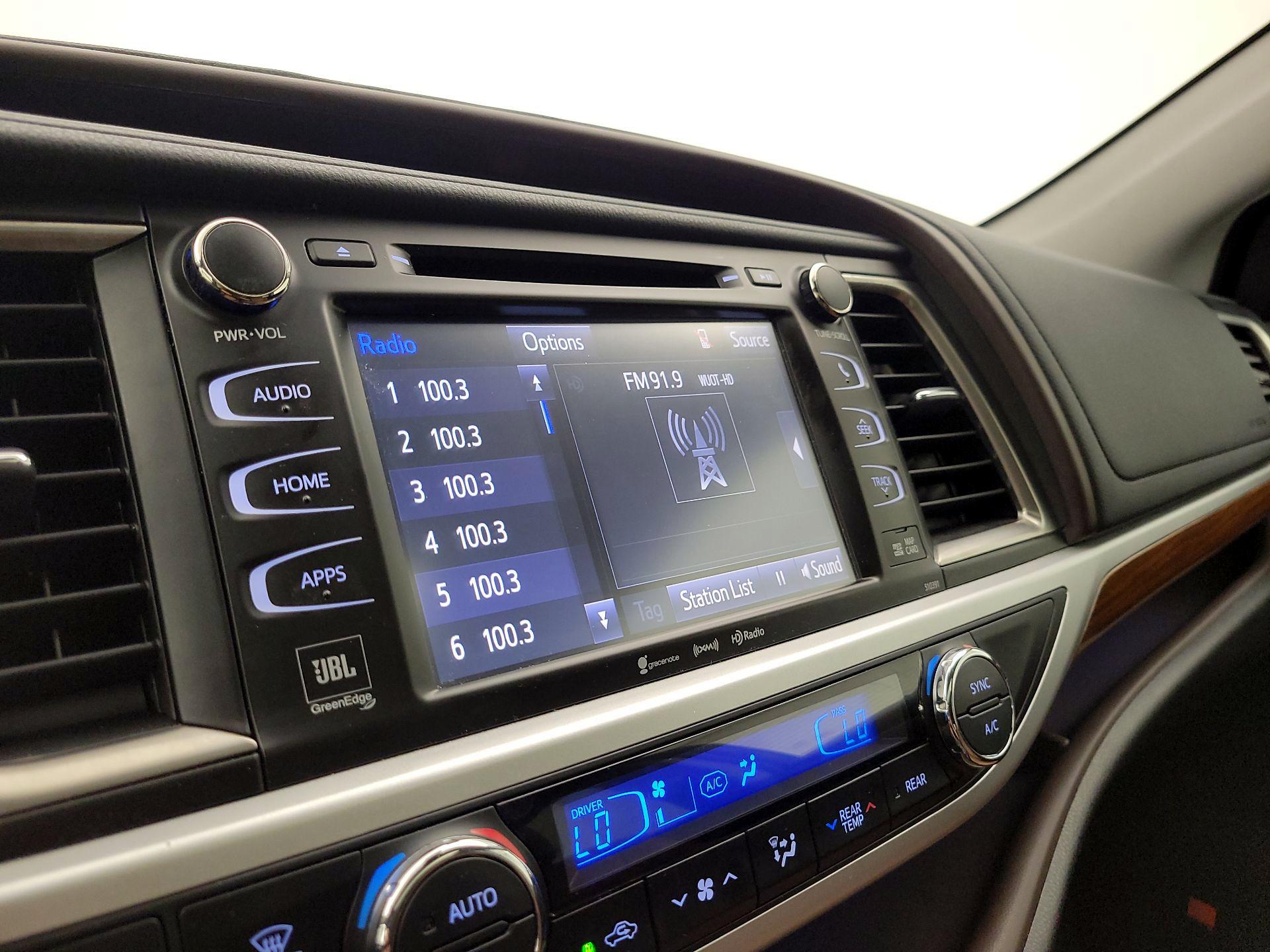 Thumbnail: 2019 Toyota Highlander - 16