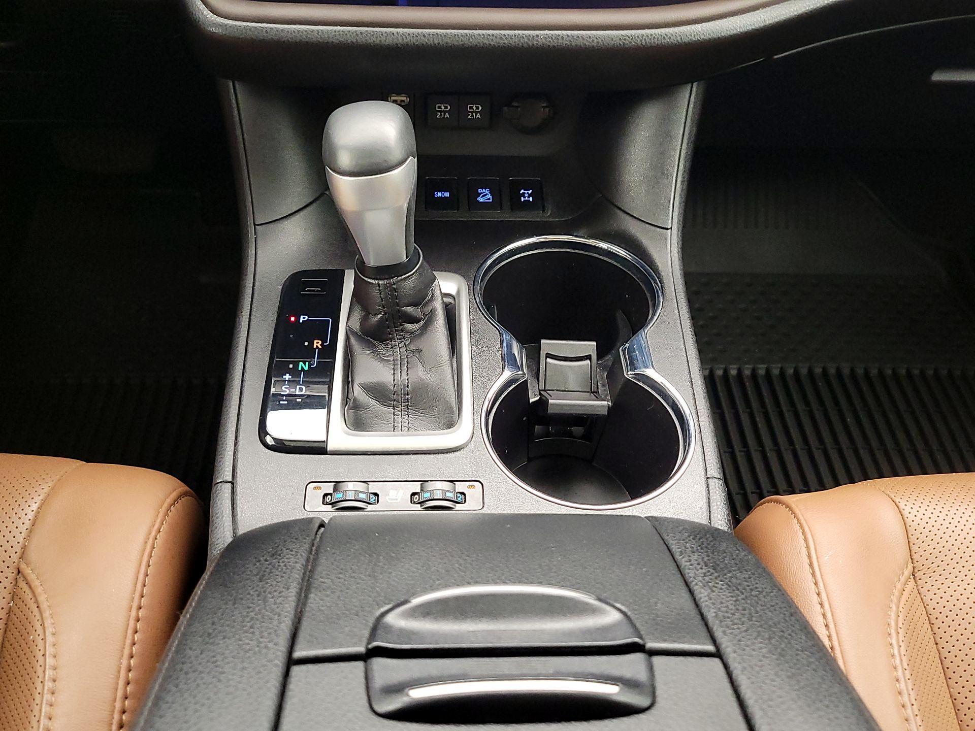 Thumbnail: 2019 Toyota Highlander - 18