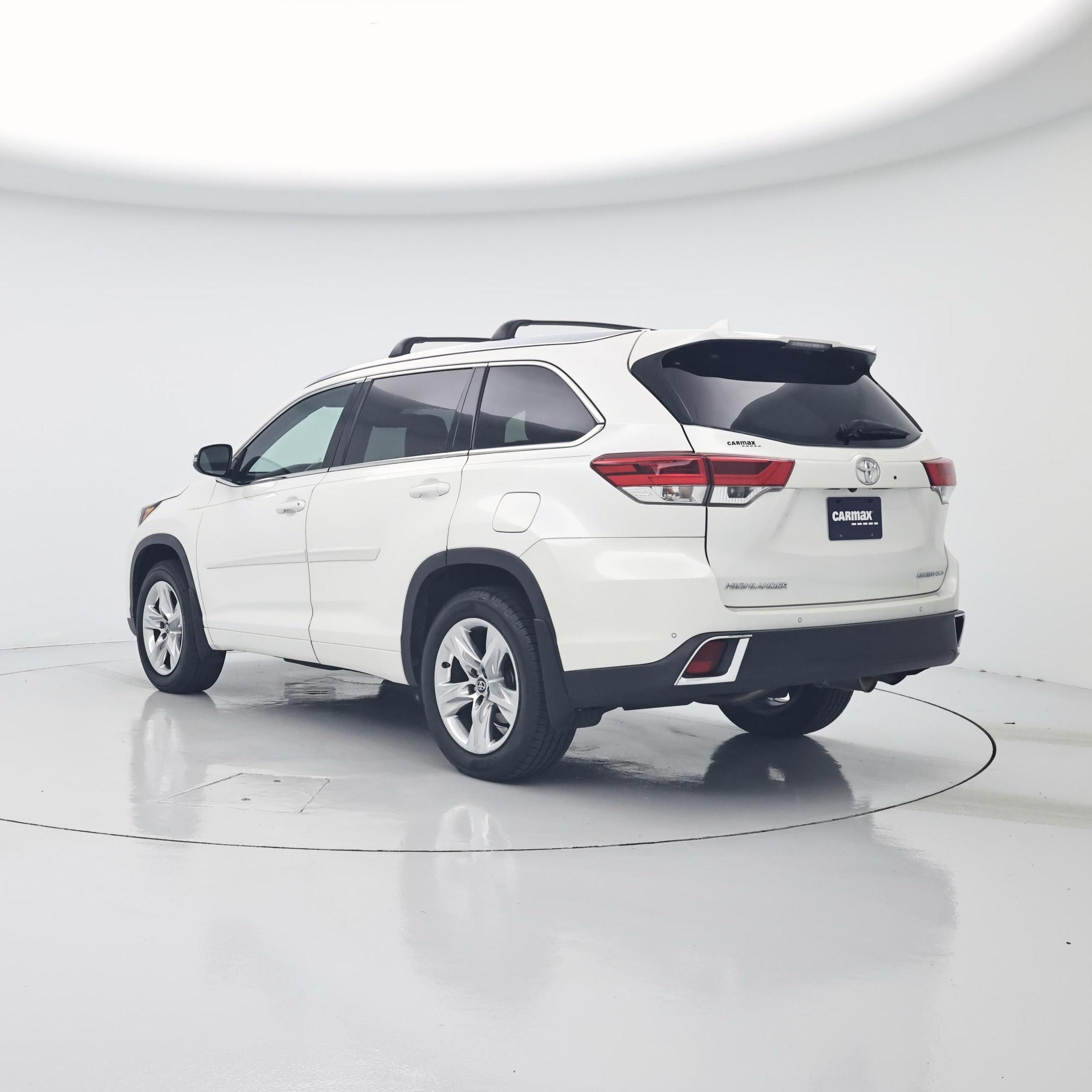 Thumbnail: 2019 Toyota Highlander - 2