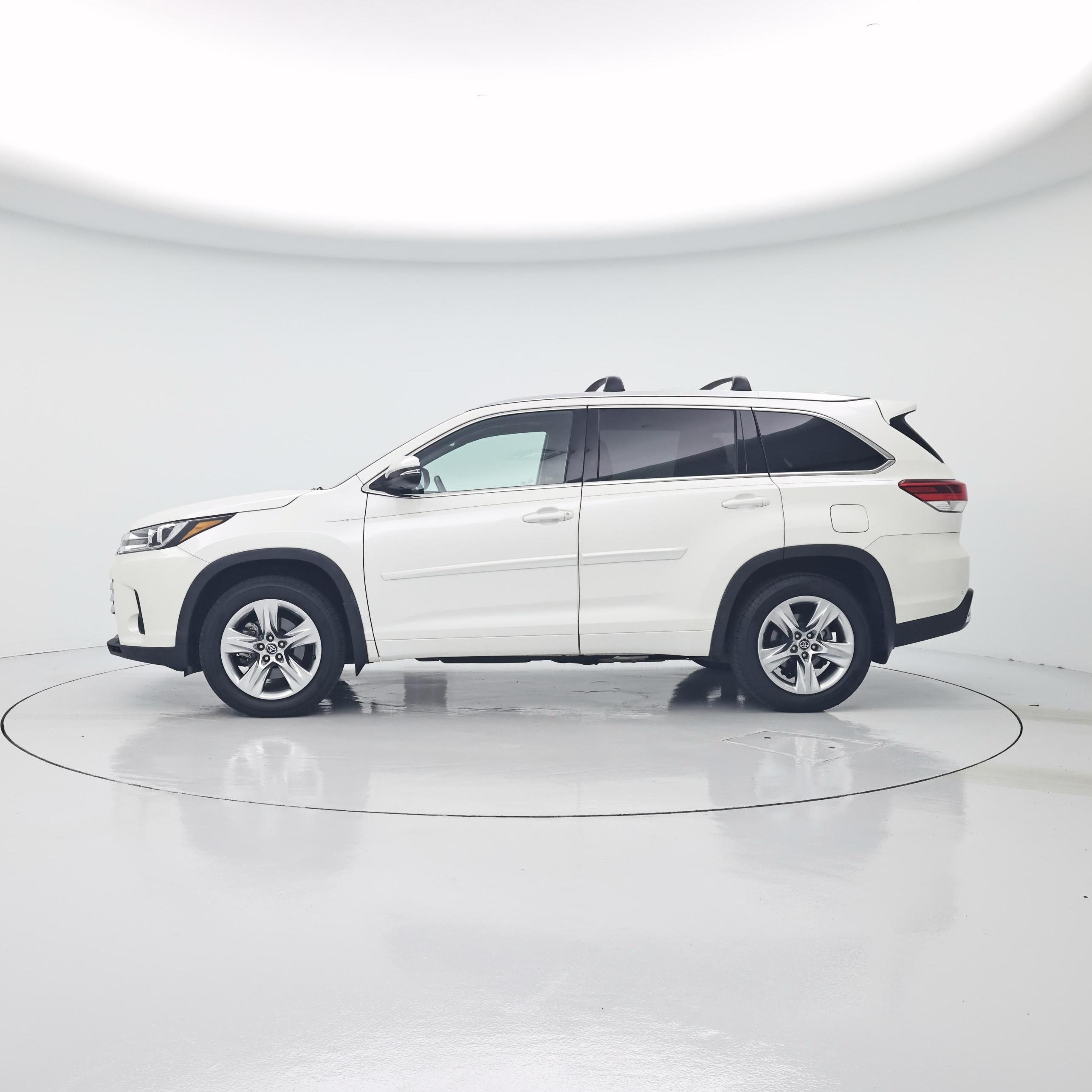 Thumbnail: 2019 Toyota Highlander - 3