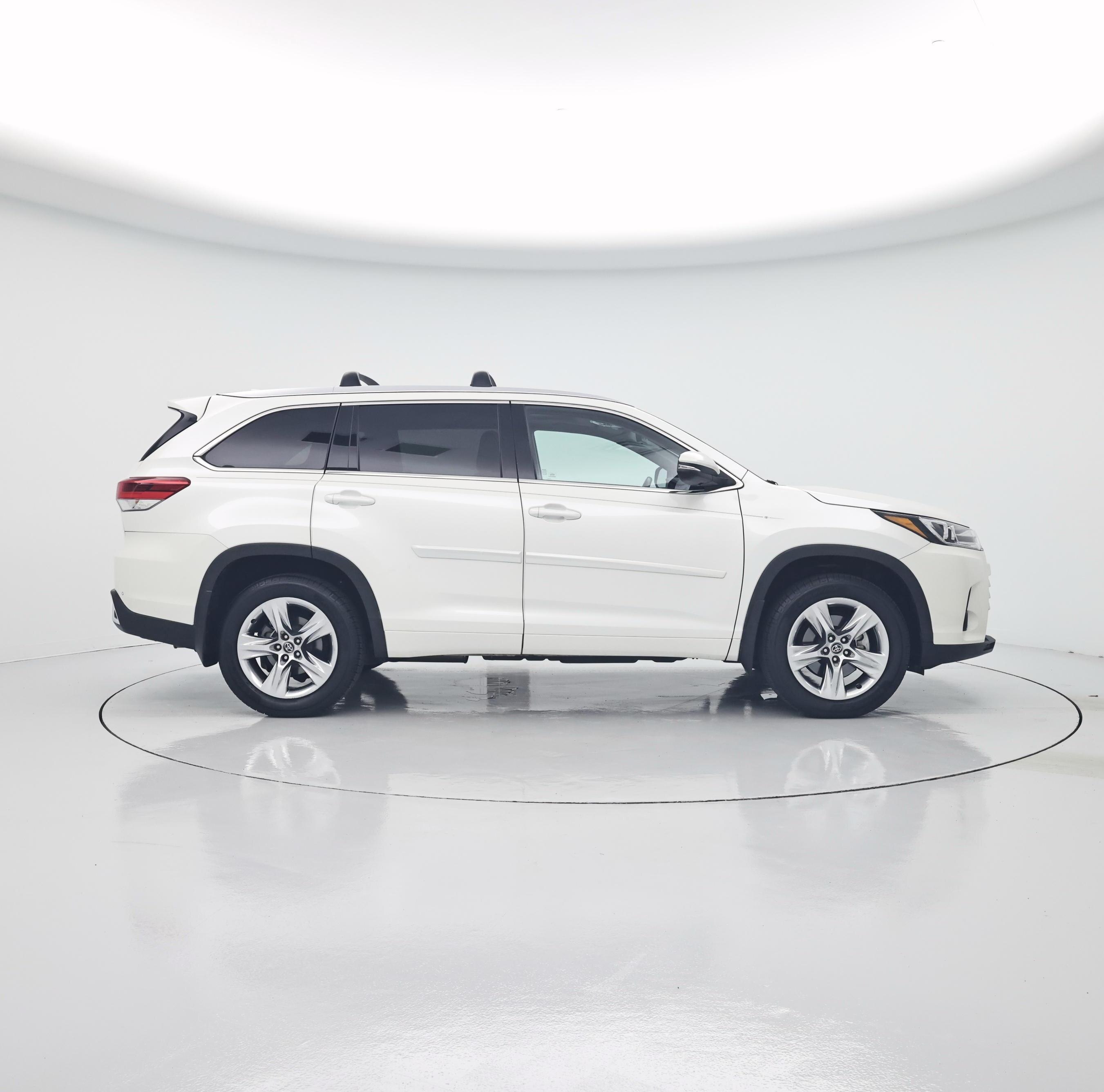 Thumbnail: 2019 Toyota Highlander - 7
