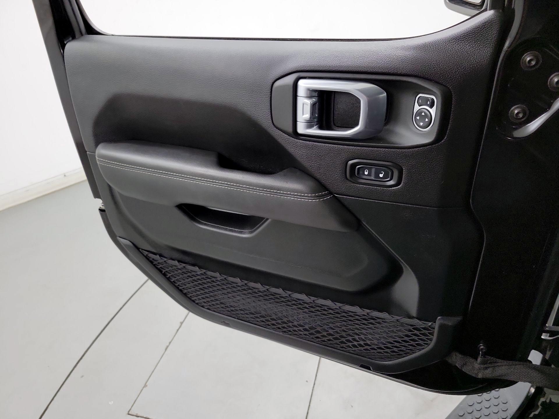 Thumbnail: 2021 Jeep Wrangler - 10