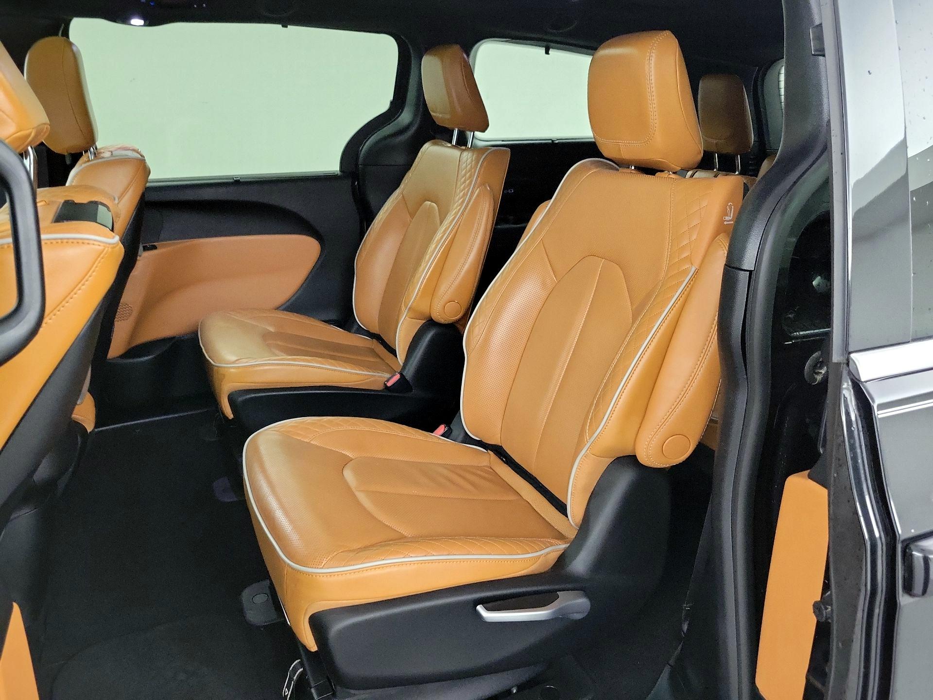 Thumbnail: 2023 Chrysler Pacifica - 19