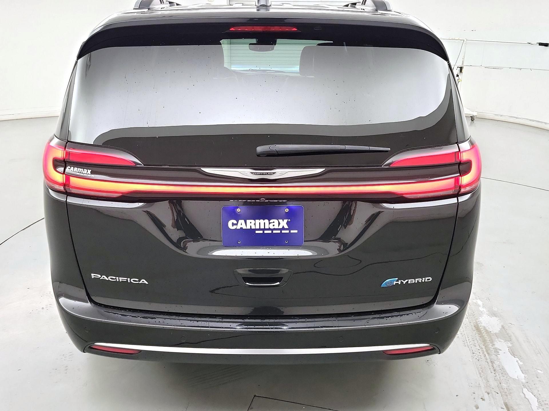Thumbnail: 2023 Chrysler Pacifica - 6