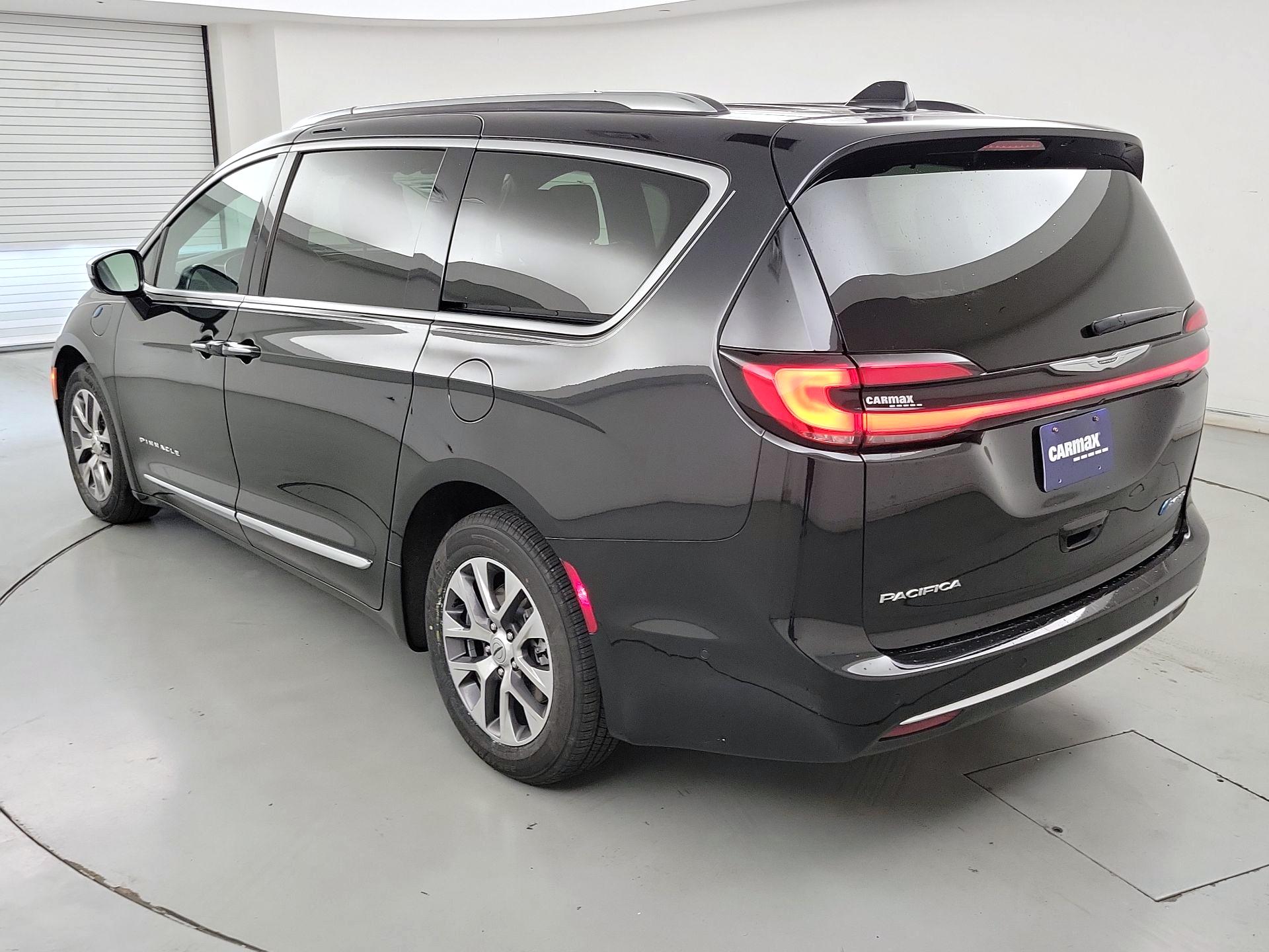 Thumbnail: 2023 Chrysler Pacifica - 7