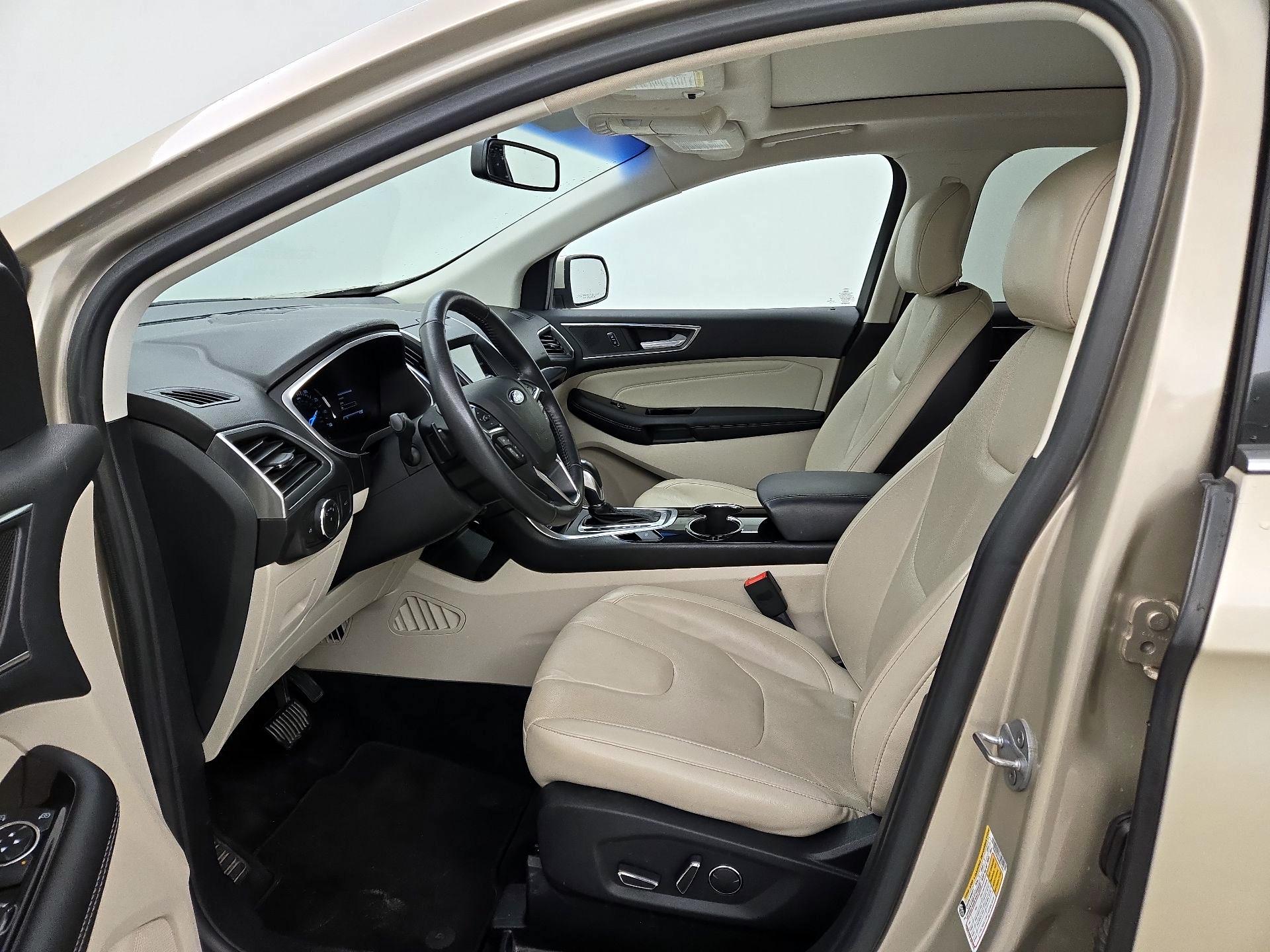 Thumbnail: 2017 Ford Edge - 11