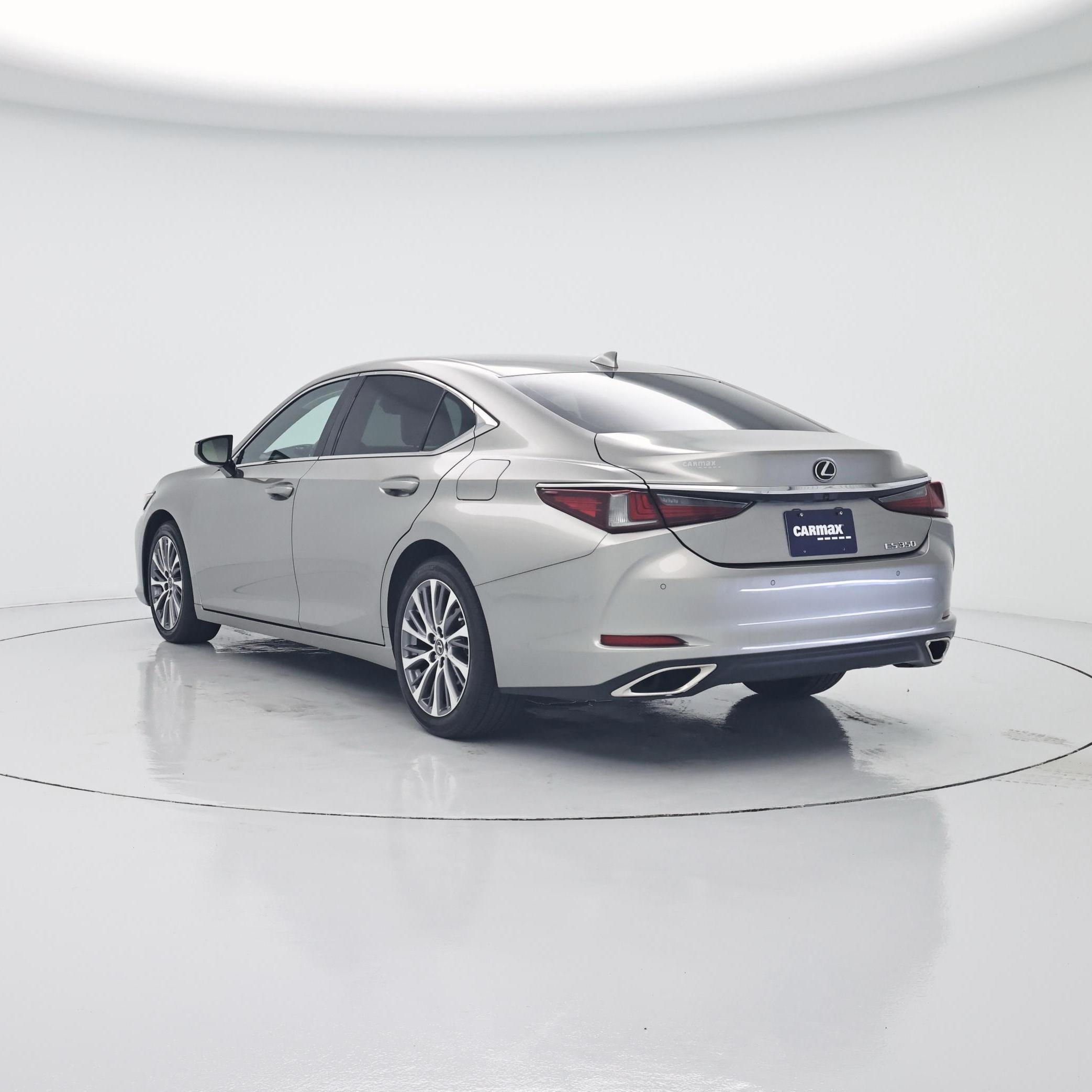 Thumbnail: 2019 Lexus ES - 2