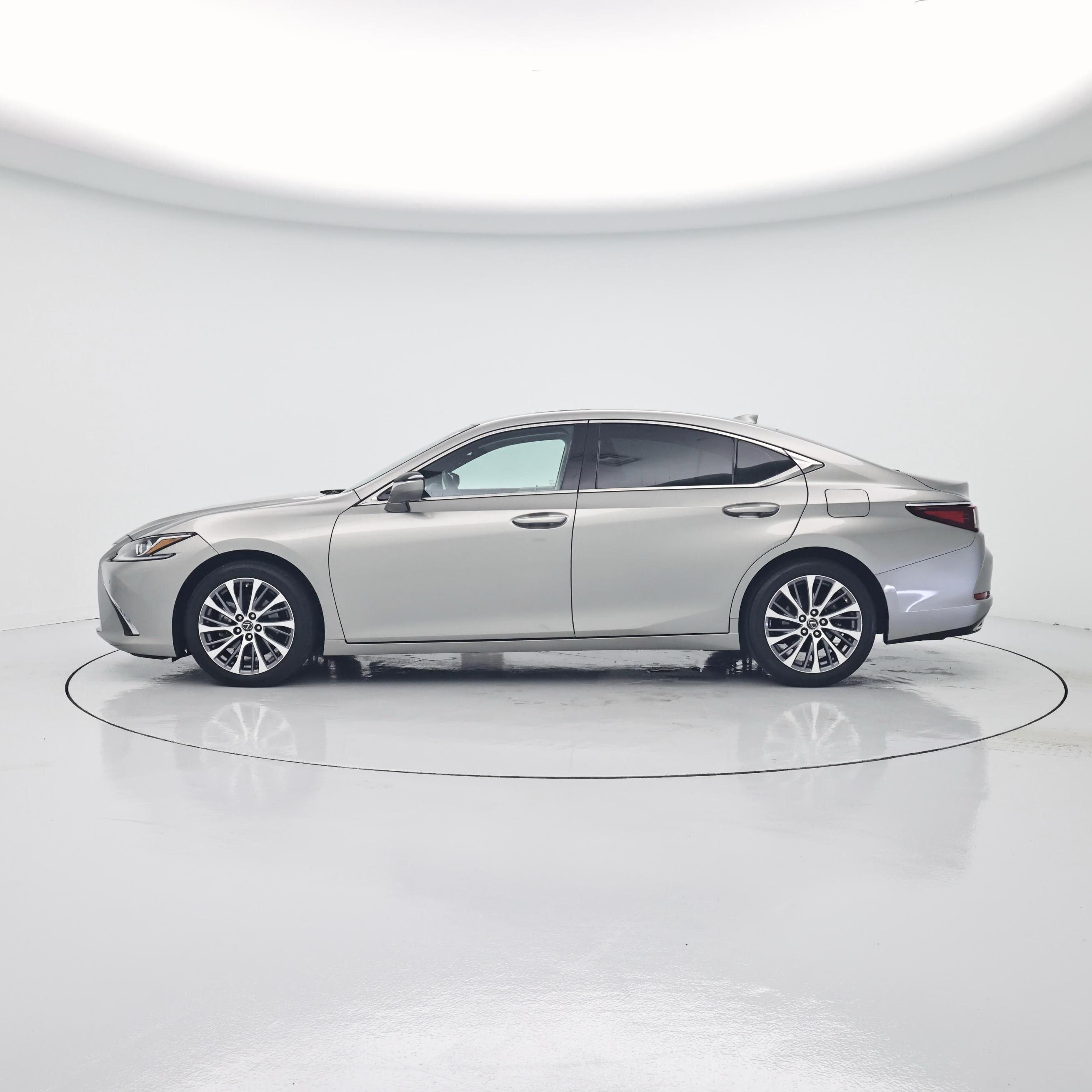Thumbnail: 2019 Lexus ES - 3