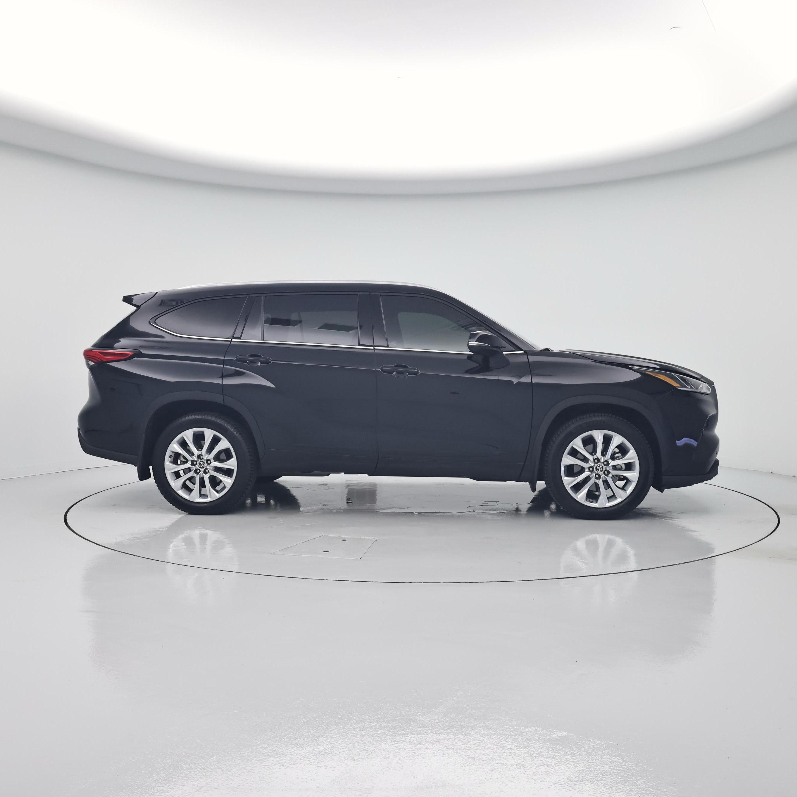 Thumbnail: 2022 Toyota Highlander - 7
