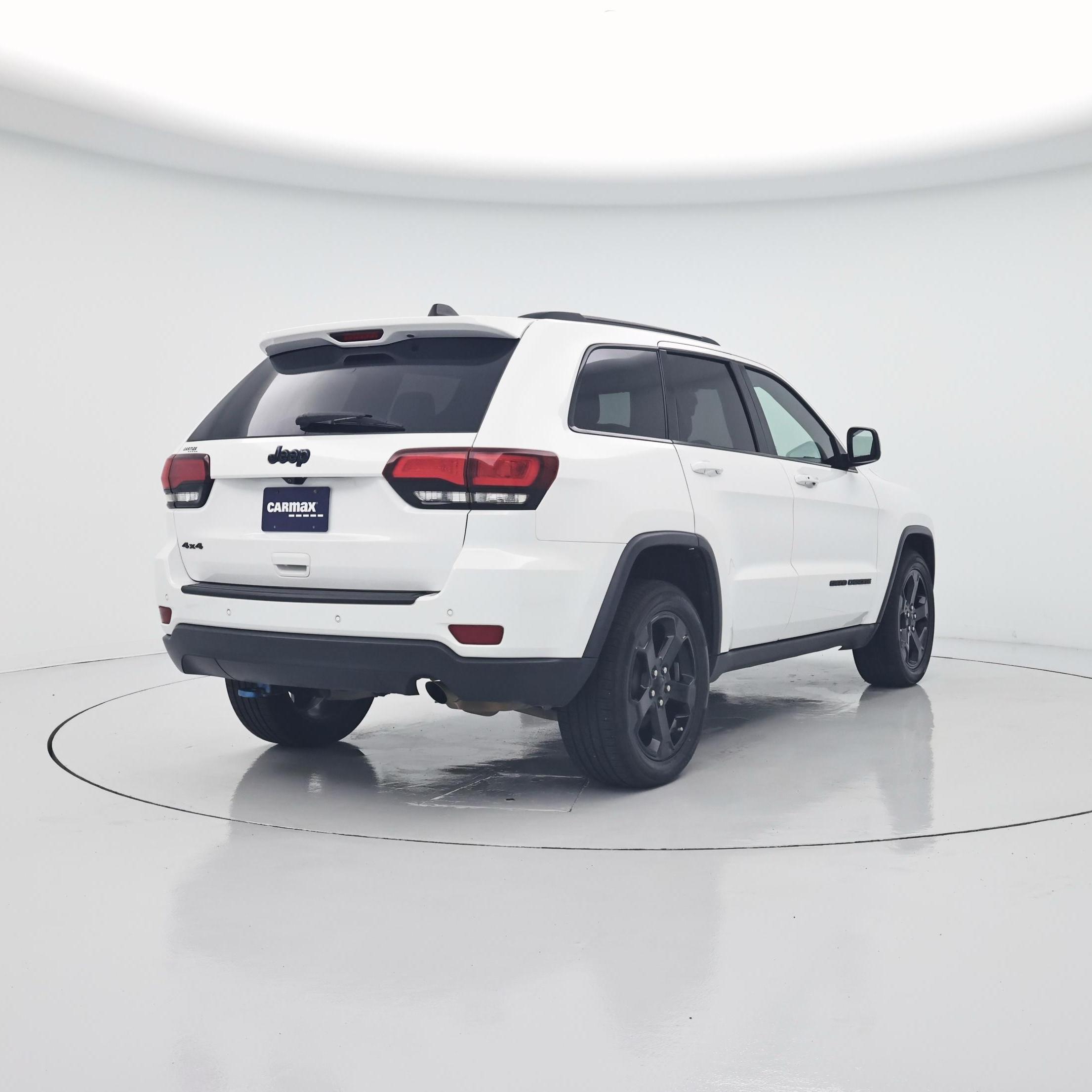 Thumbnail: 2018 Jeep Grand Cherokee - 8