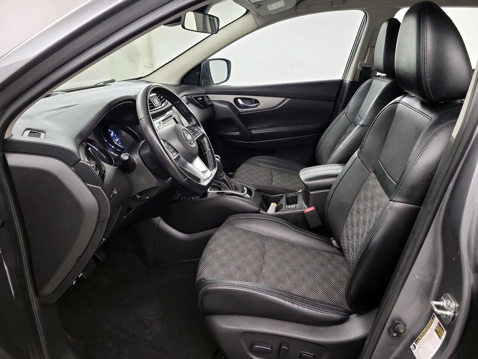 2020 Nissan Rogue Sport SV - Photo 12