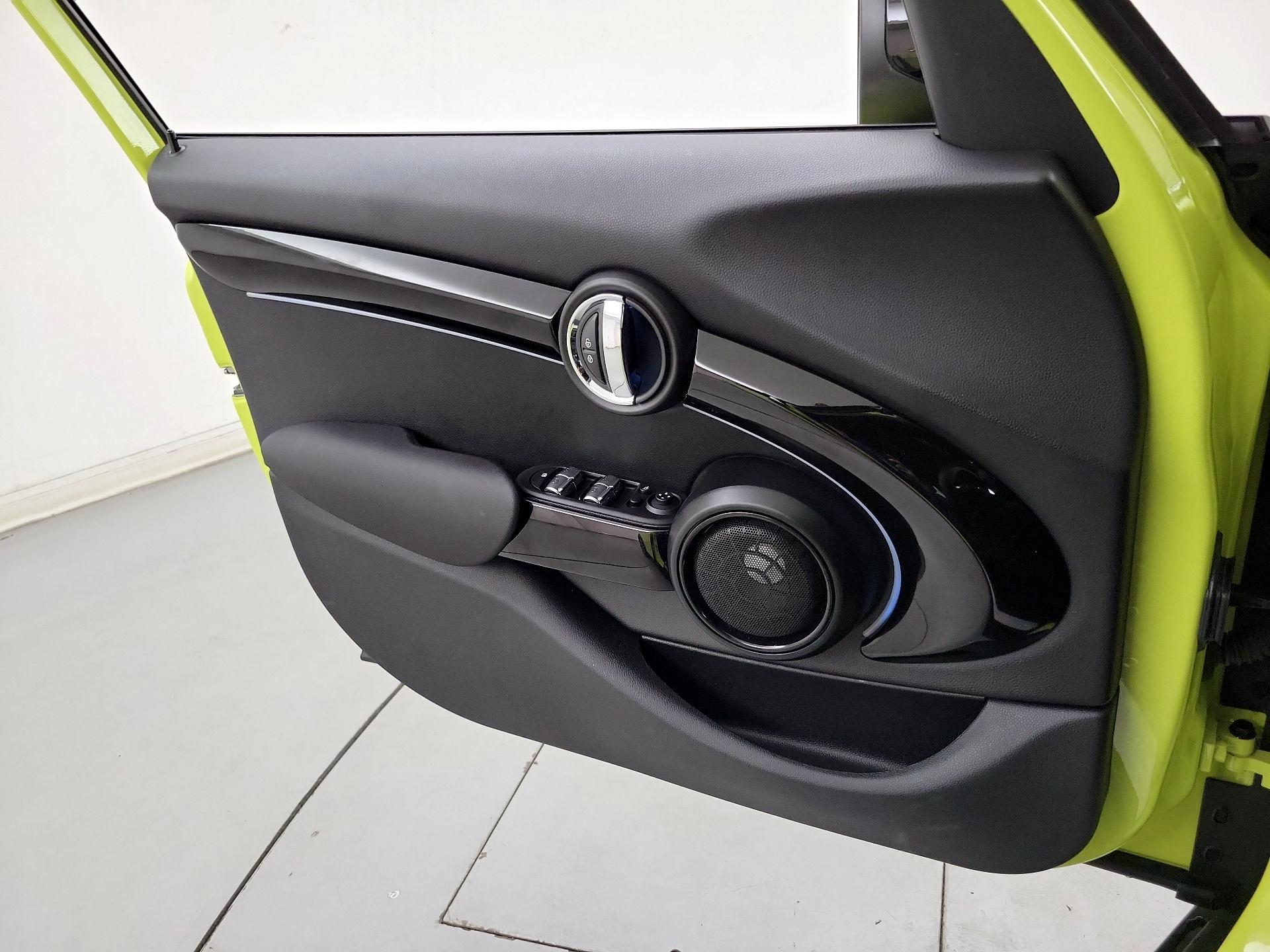 Thumbnail: 2023 MINI Cooper Hardtop - 10