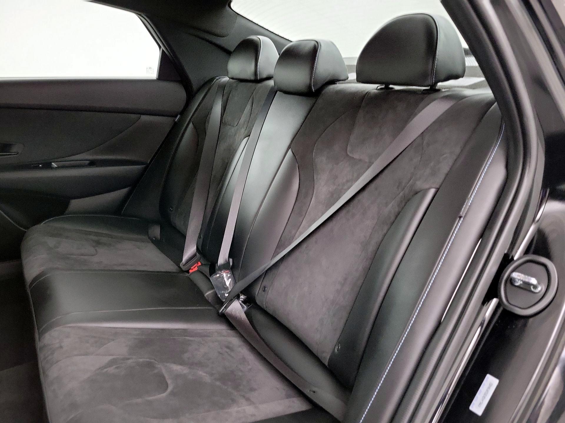 Thumbnail: 2025 Hyundai Elantra - 18