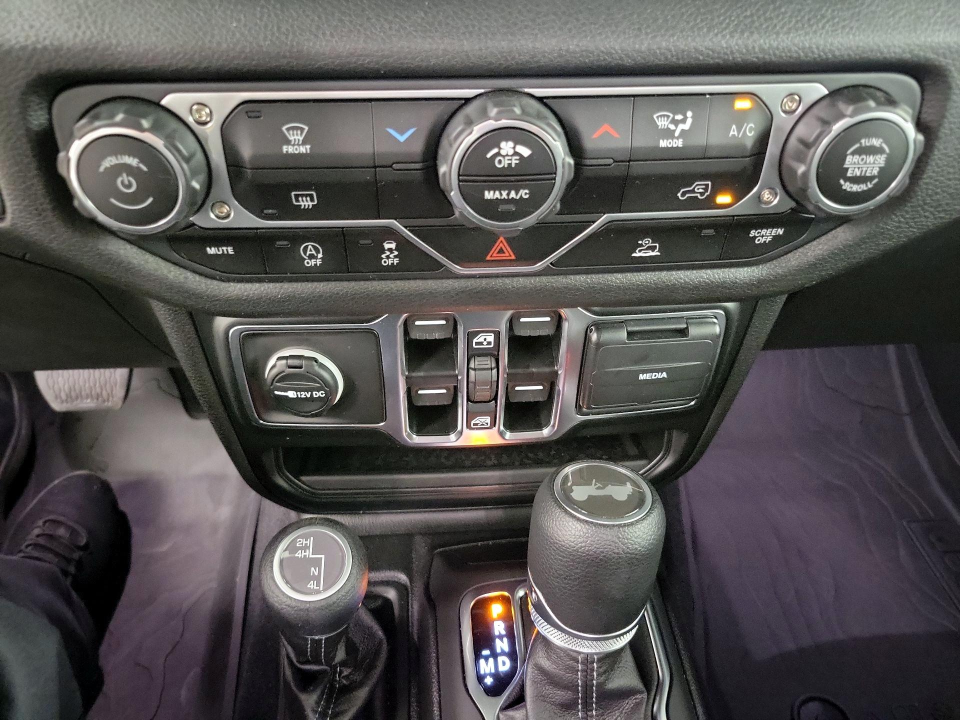 Thumbnail: 2025 Jeep Wrangler - 14