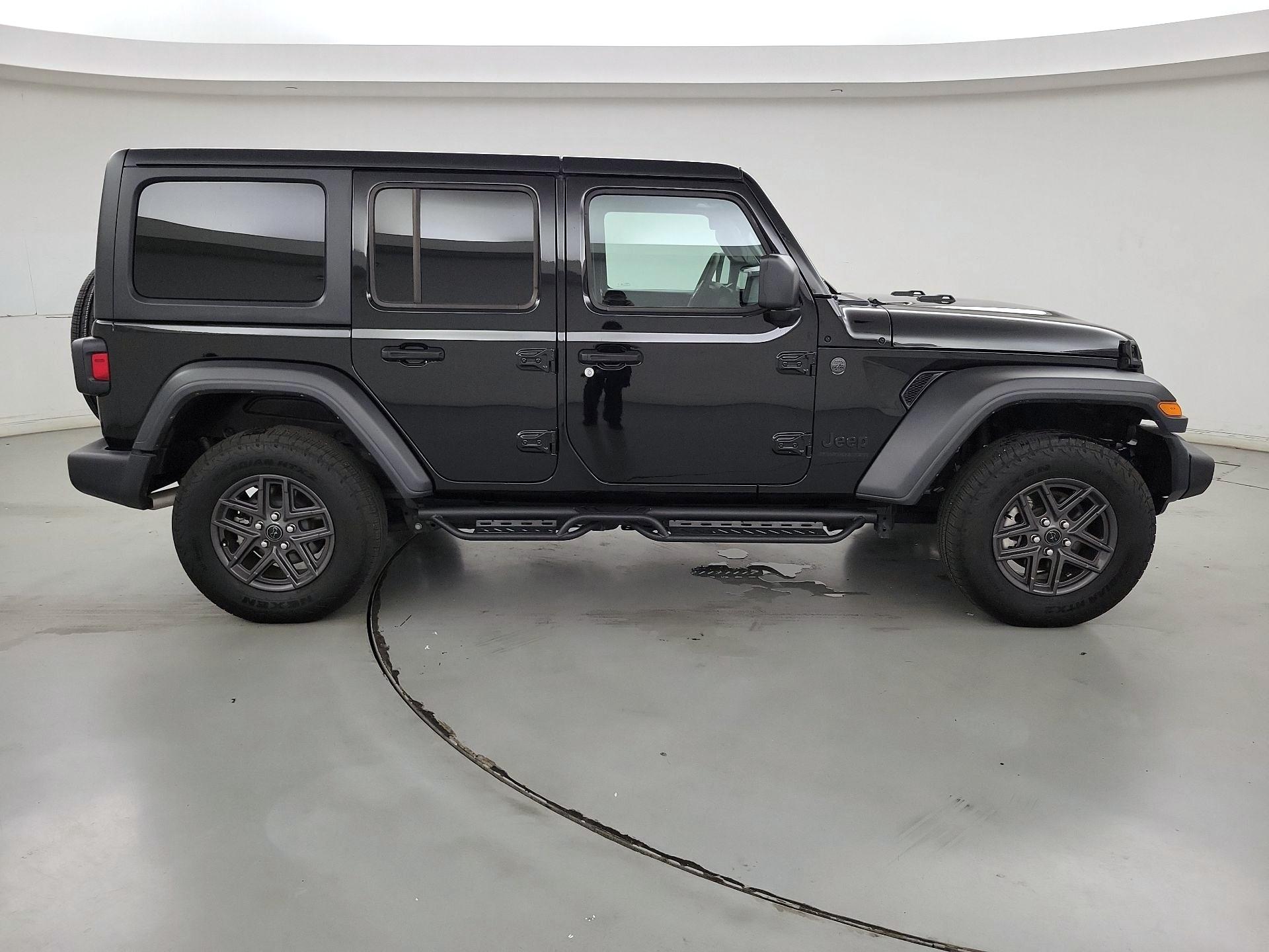 Thumbnail: 2025 Jeep Wrangler - 4