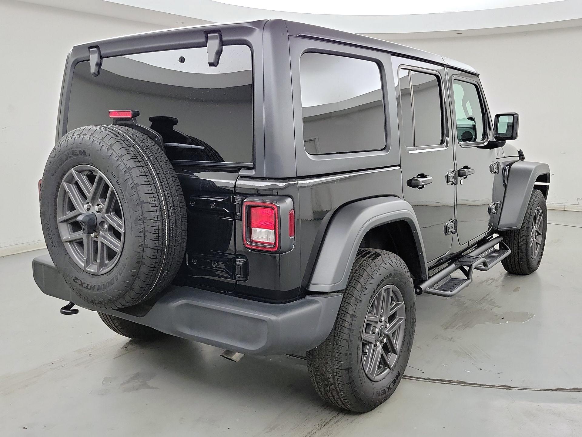 Thumbnail: 2025 Jeep Wrangler - 5