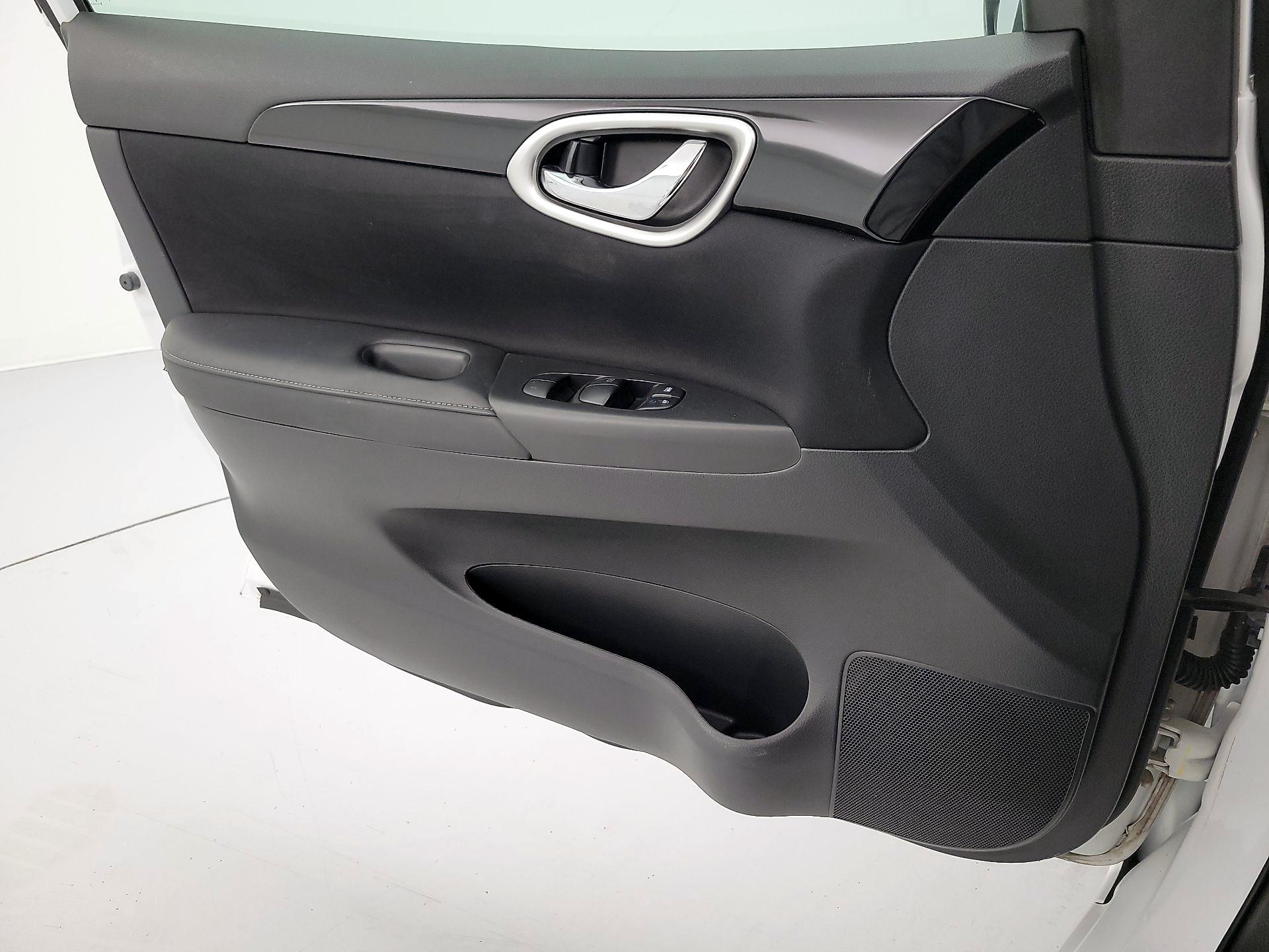Thumbnail: 2019 Nissan Sentra - 12