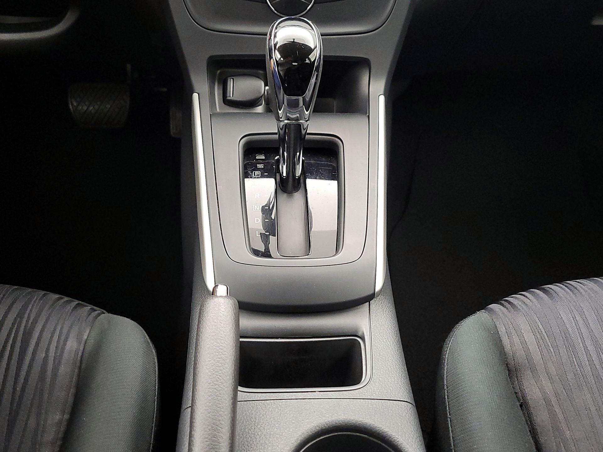 Thumbnail: 2019 Nissan Sentra - 17