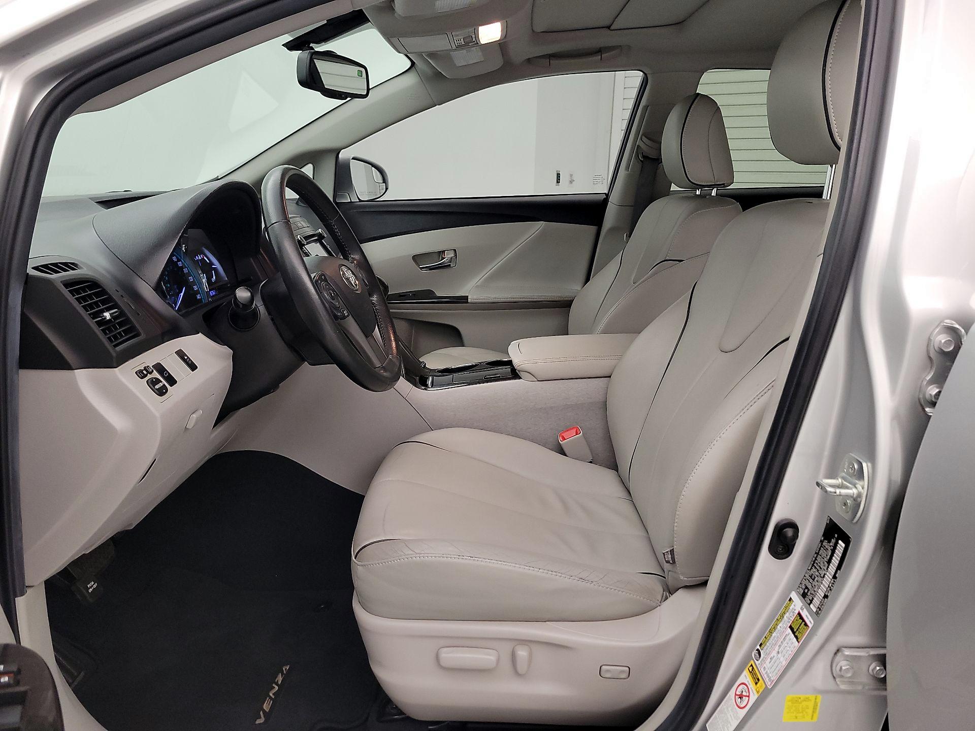 Thumbnail: 2014 Toyota Venza - 11