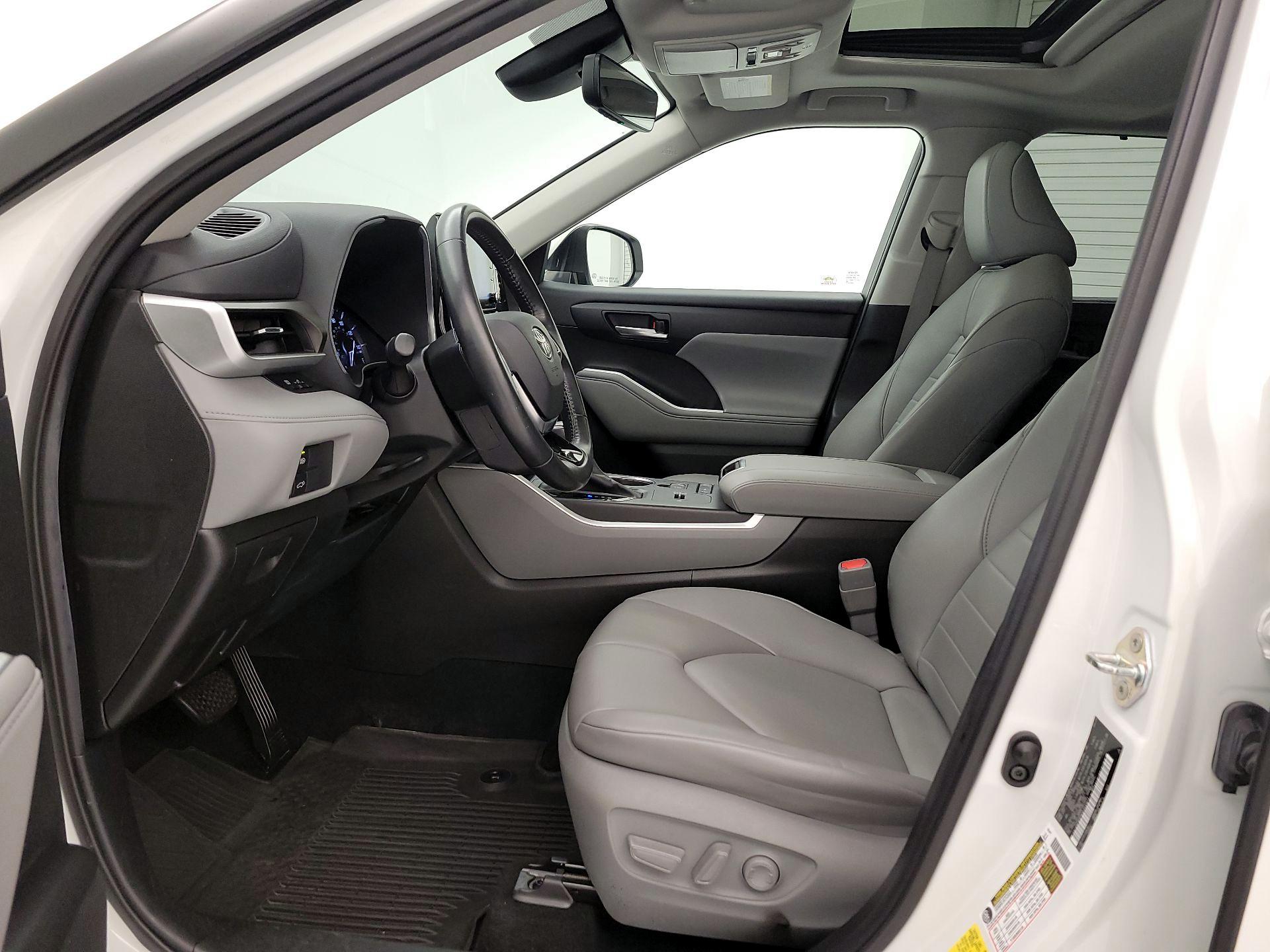 Thumbnail: 2020 Toyota Highlander - 11