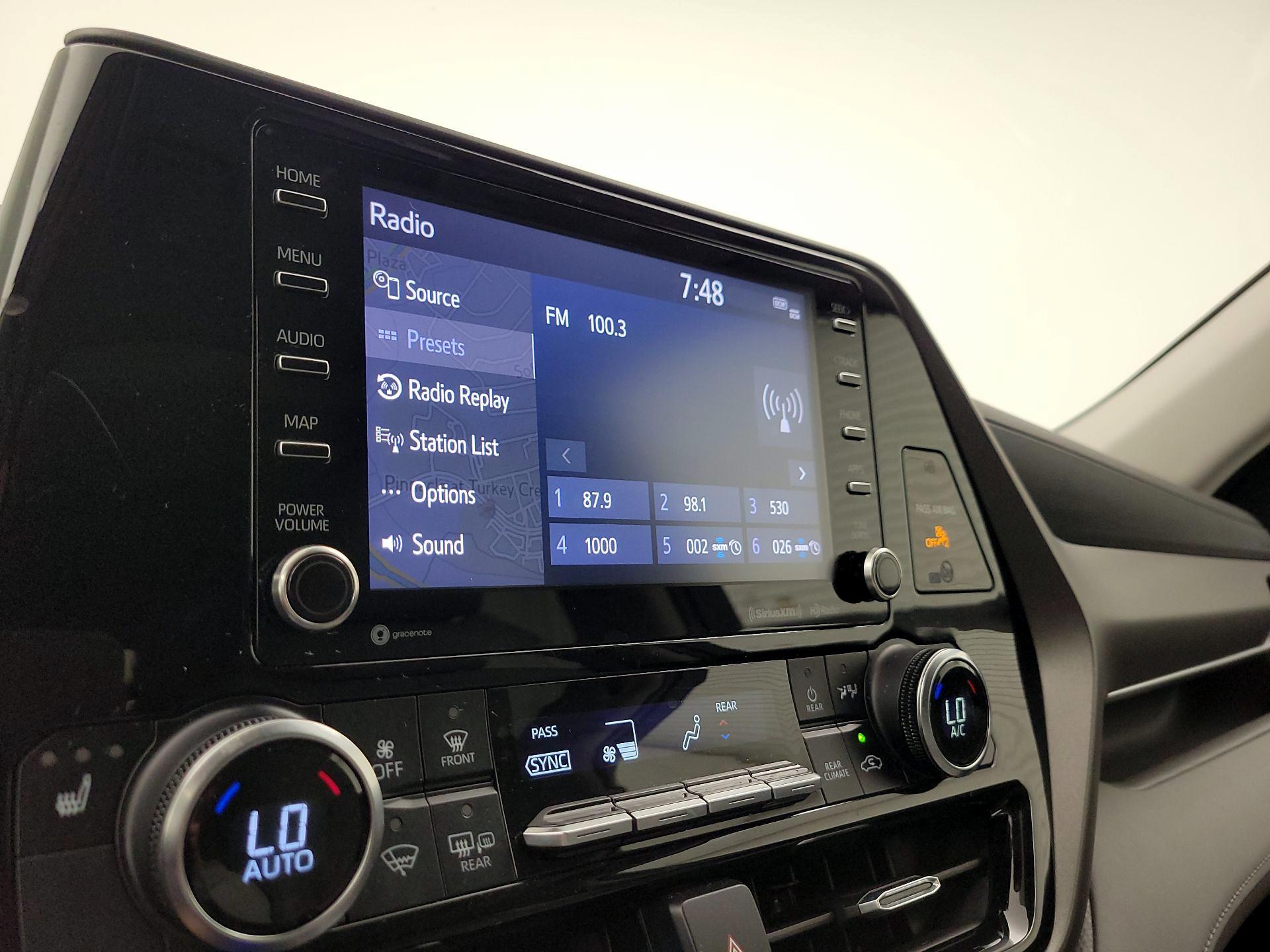 Thumbnail: 2020 Toyota Highlander - 16