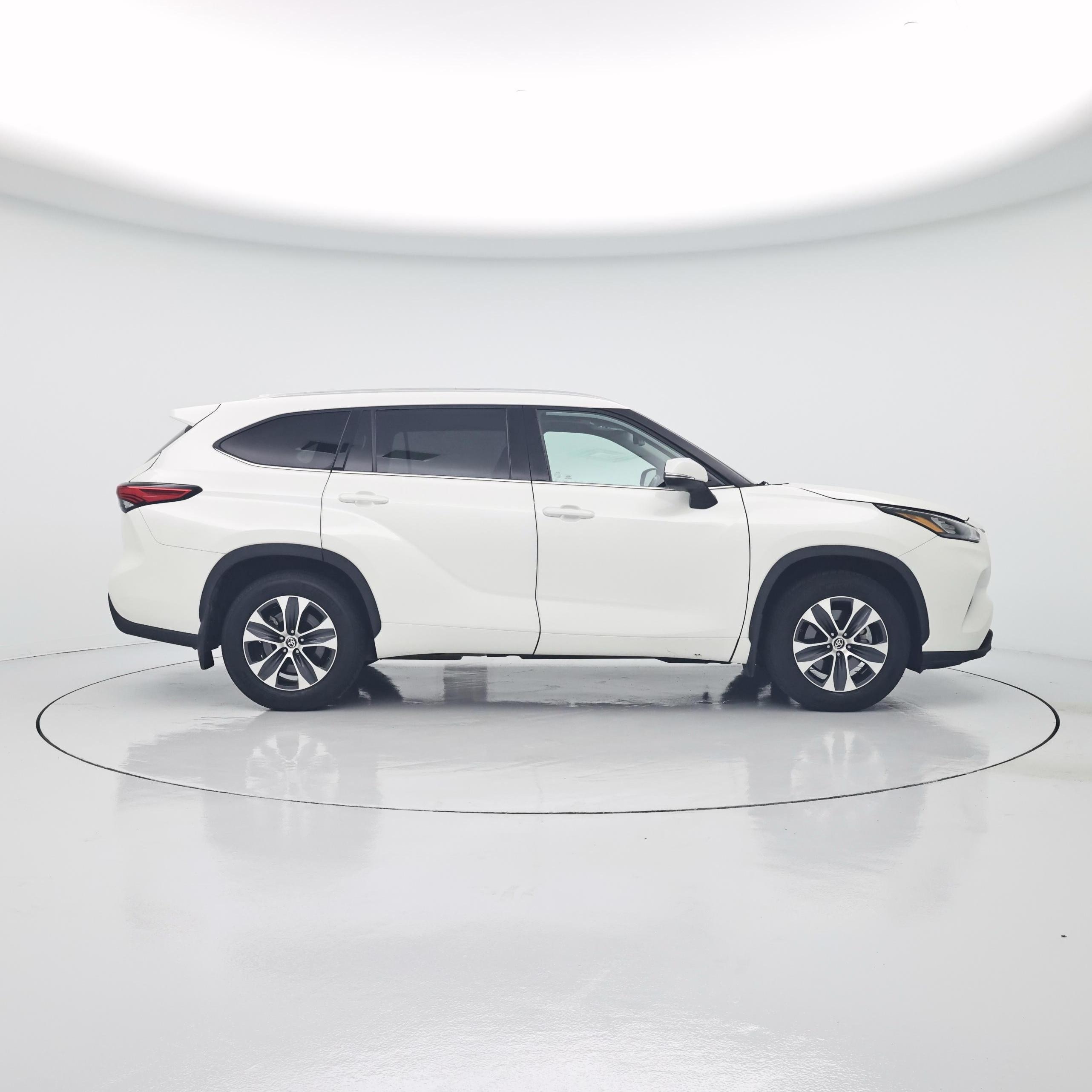 Thumbnail: 2020 Toyota Highlander - 7