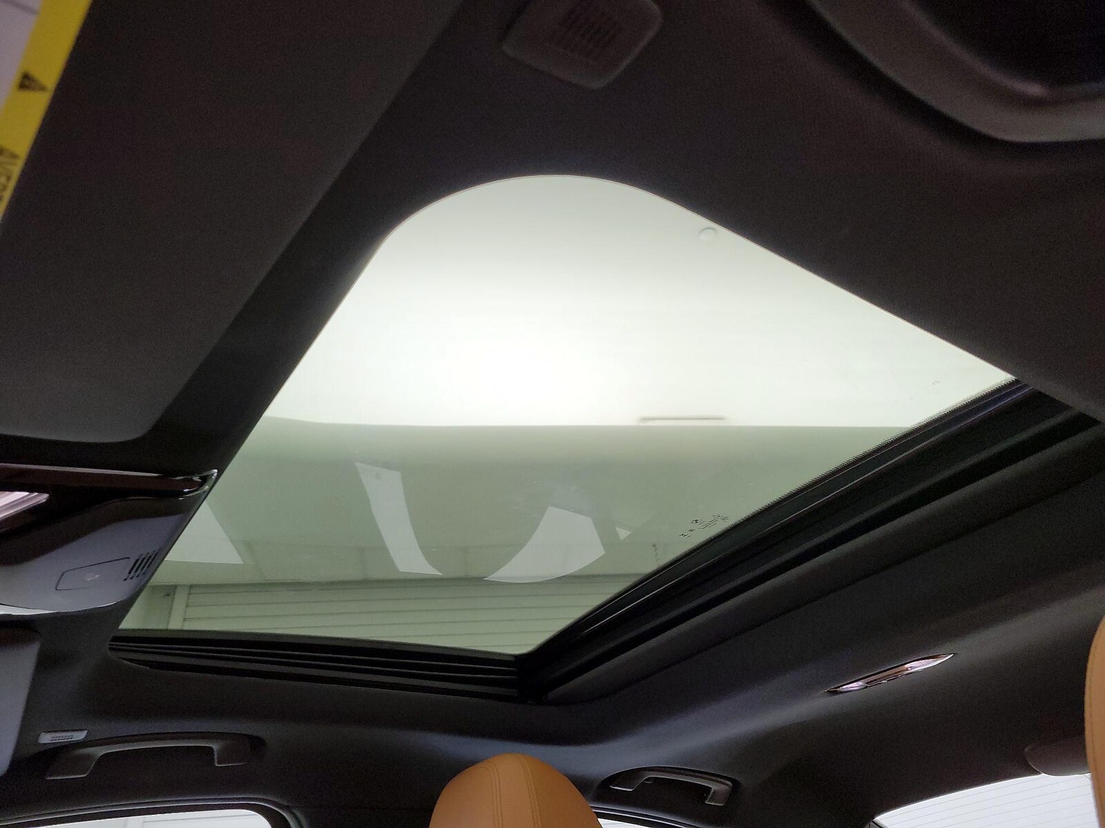 Sunroof(s) & Overhead Airbags