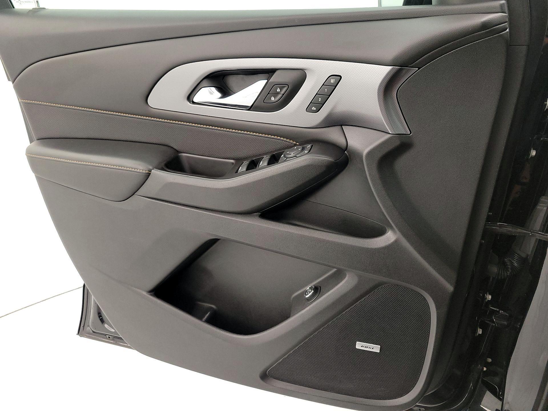 Thumbnail: 2020 Chevrolet Traverse - 12