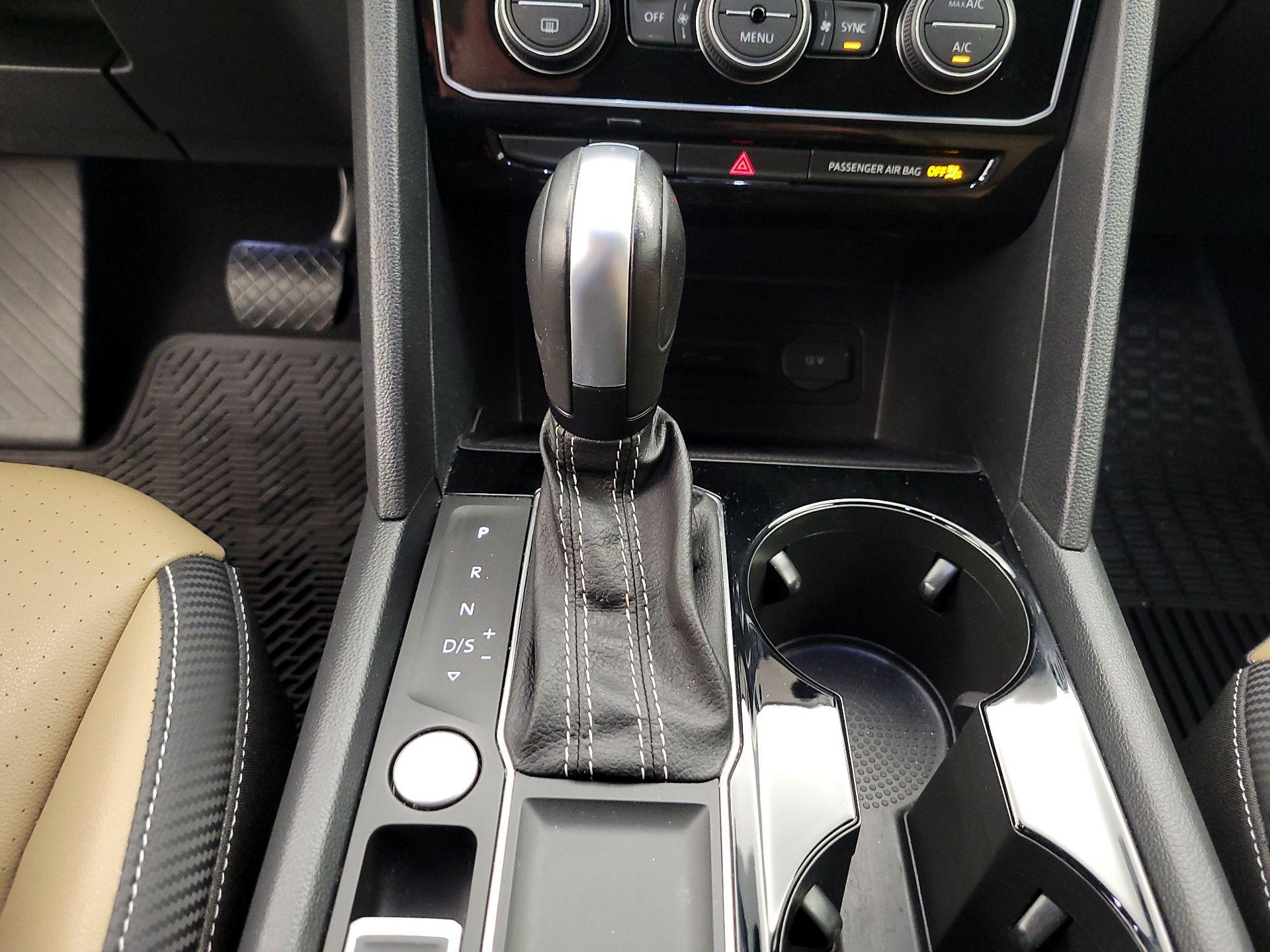 Thumbnail: 2022 Volkswagen Atlas - 17